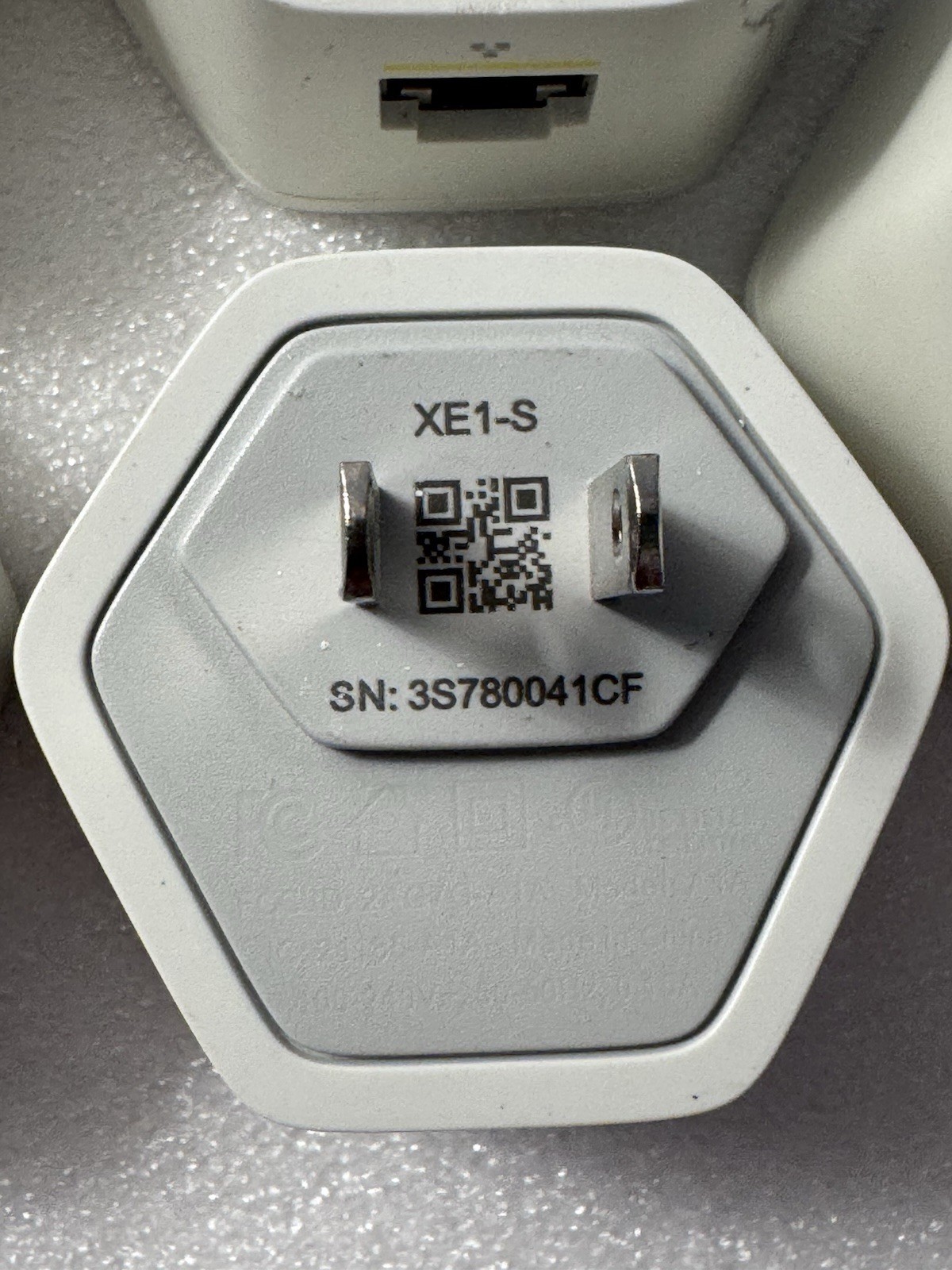 Xfinity xFi Pods 5 Pack WiFi Extender Network Range White XE1-S A1A Hexagon Set