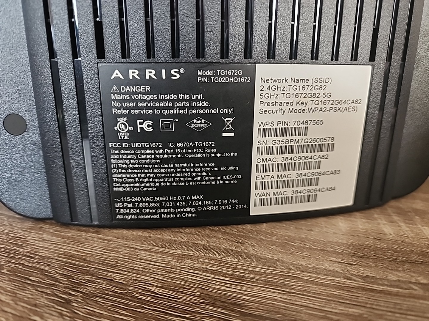Arris TG1672G Touchstone Telephony Gateway WIFI (2.5GHz – 5.0GHz) 4 Port Modem