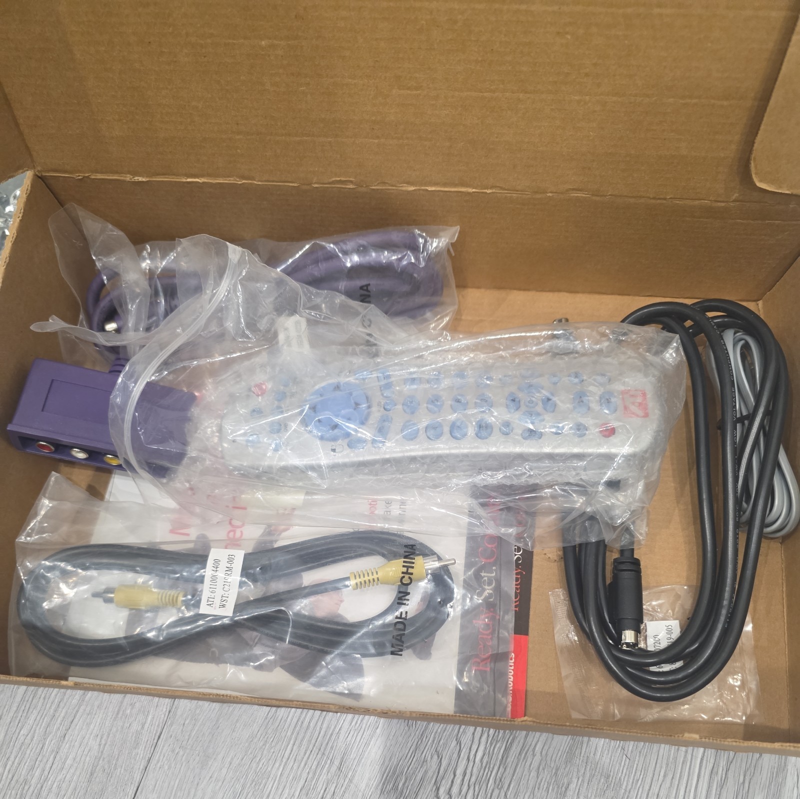 Intel CPCM0P9022-02 56K Internal Fax/Modem PCI Card,everything in the pics