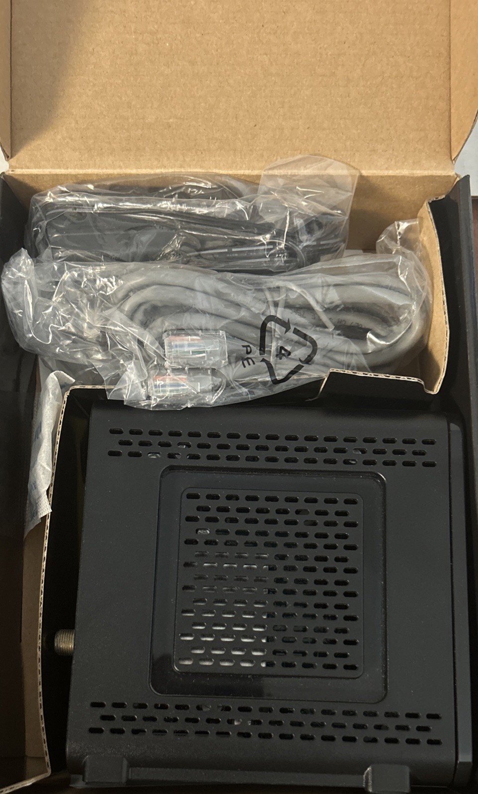 ARRIS SURFboard DOCSIS 3.0 Cable Modem – SB6190 Black – UVG