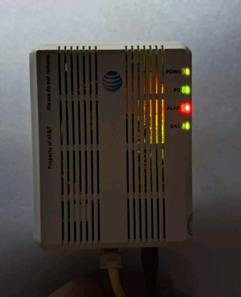 AT&T Alcatel Lucent Optical Network Terminal G-010G-A w/AC Adapter (B)