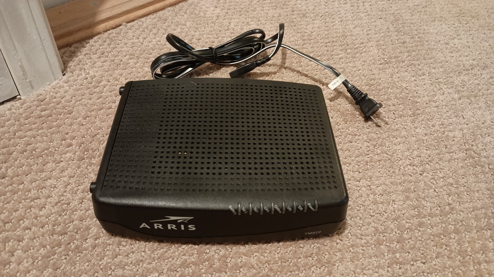ARRIS TM822G – DOCSIS 3.0 8×4 Telephony Cable Modem