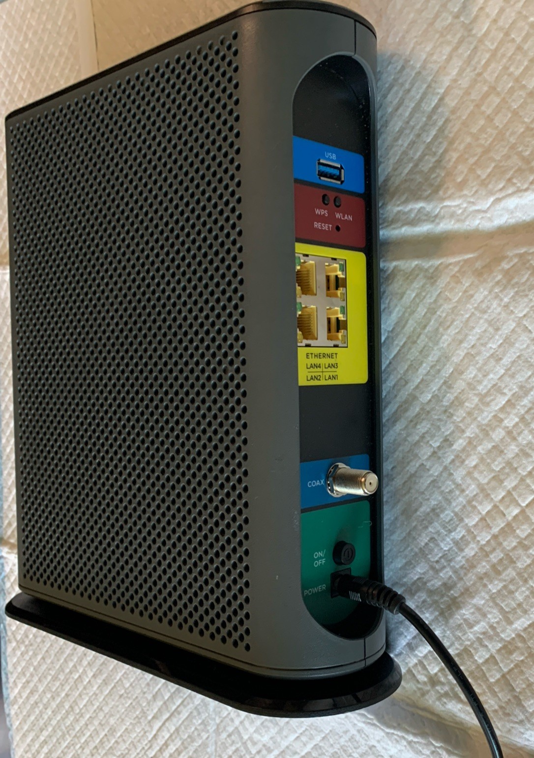 Motorola MG8702-30 Router with 32 x 8 DOCSIS 3.1 Cable Modem