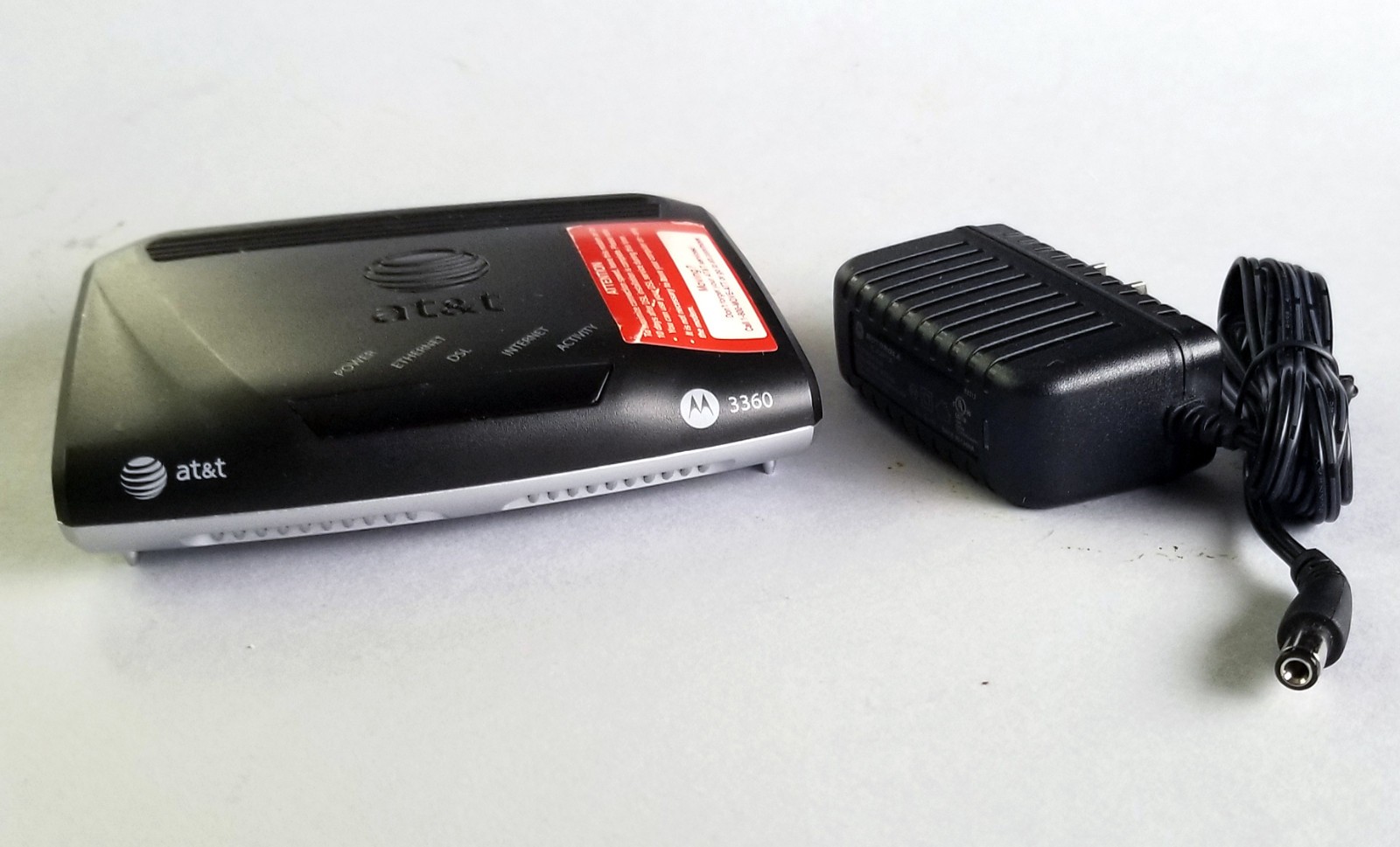 Motorola 3360 (581211-003-00) 24 Mbps DSL Modem with Adapter