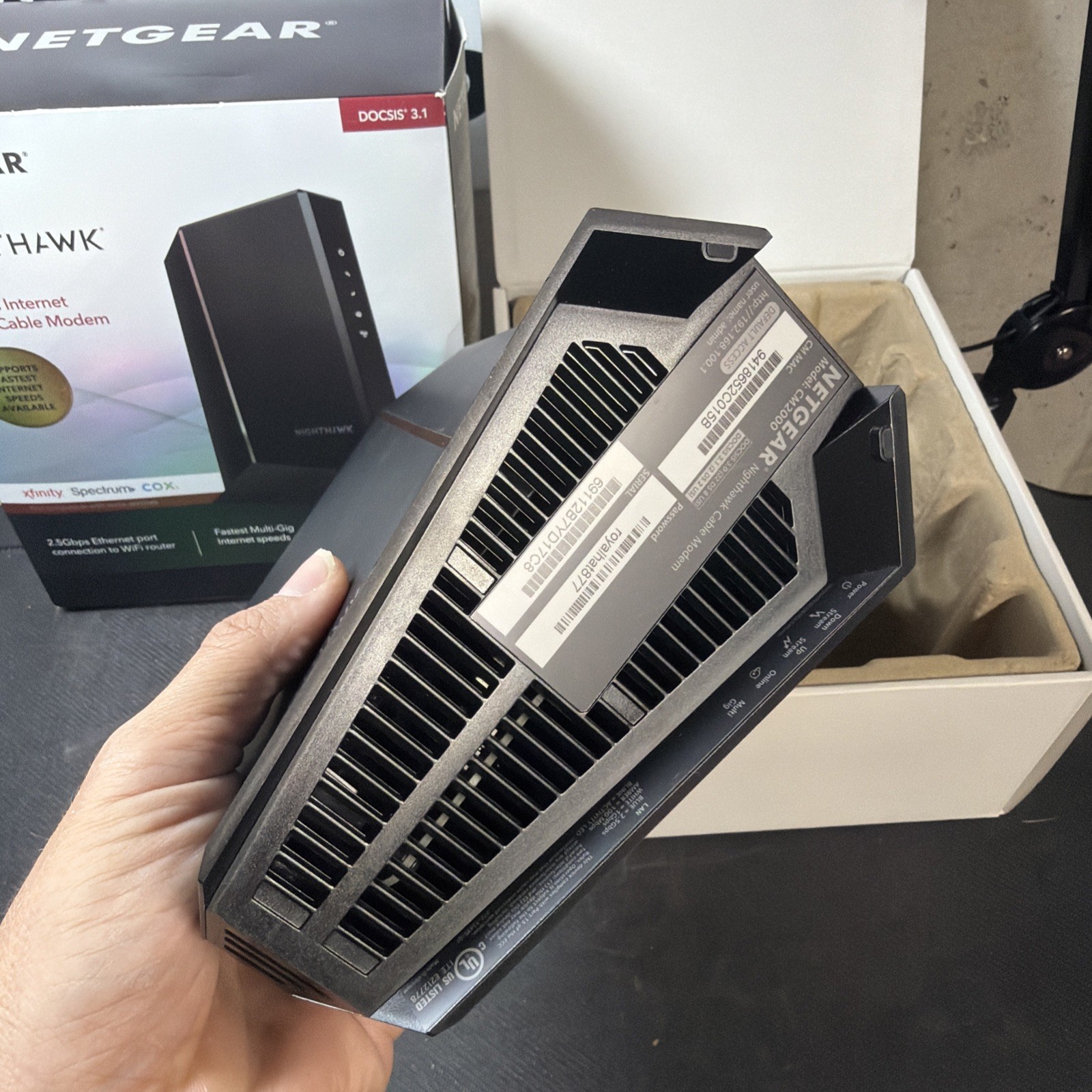 NETGEAR Nighthawk CM2000 DOCSIS 3.1 Multi-Gig 2.5Gbps Cable Modem USA SHIP!