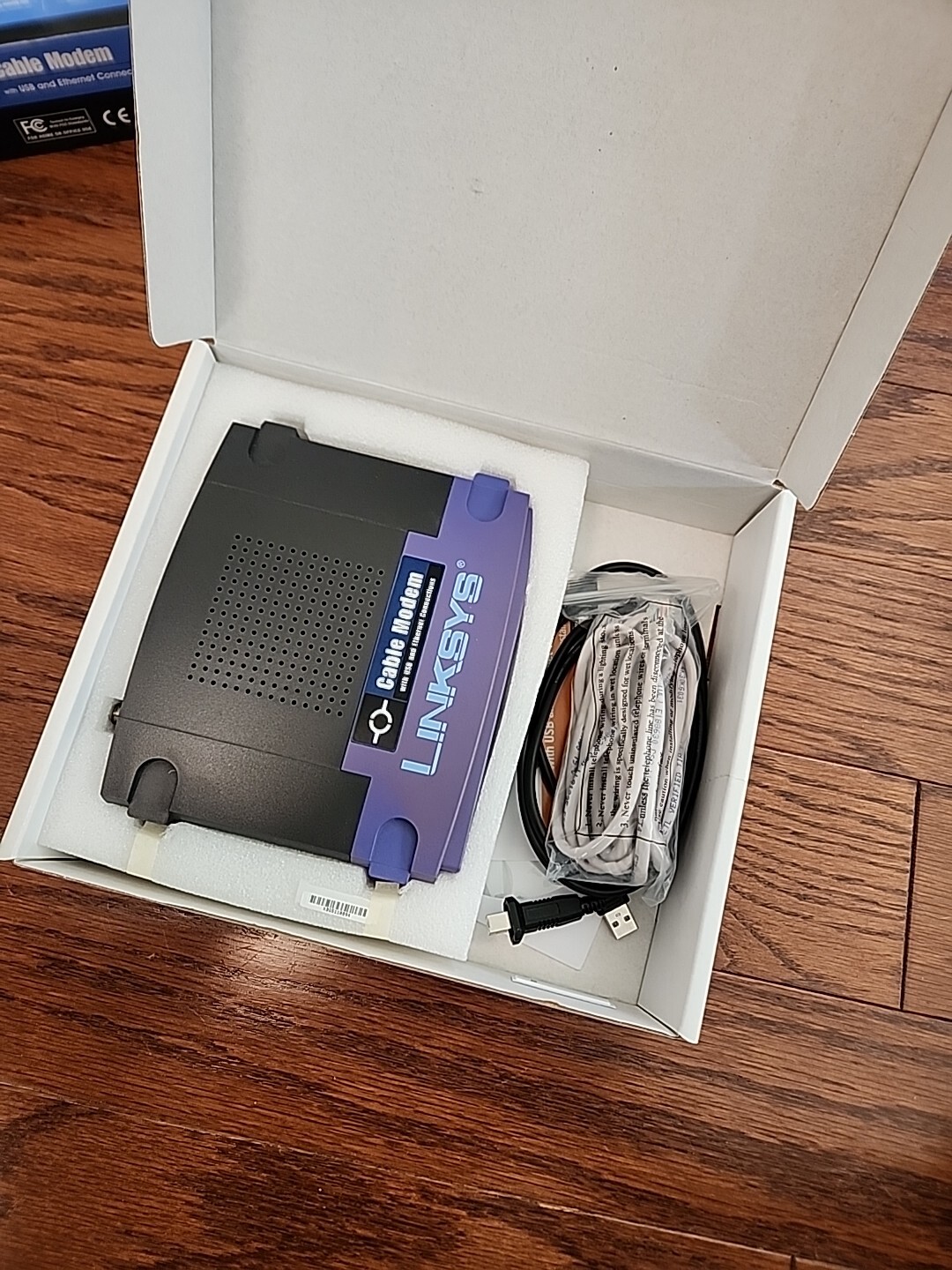 Linksys EtherFast Cable Modem with USB & Ethernet Connections (BEFCMU10 Ver 3)