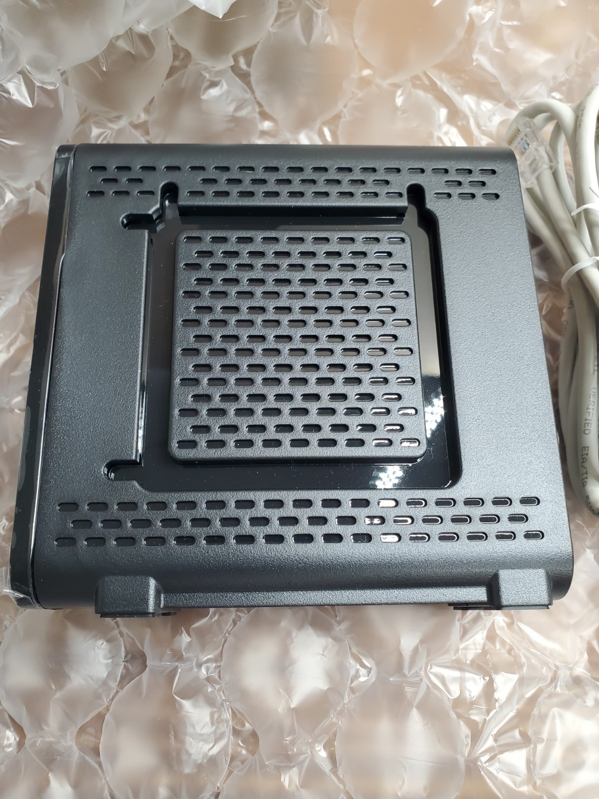 ARRIS SURFboard SB6190 32×8 DOCSIS 3.0 Gigabit Cable Modem