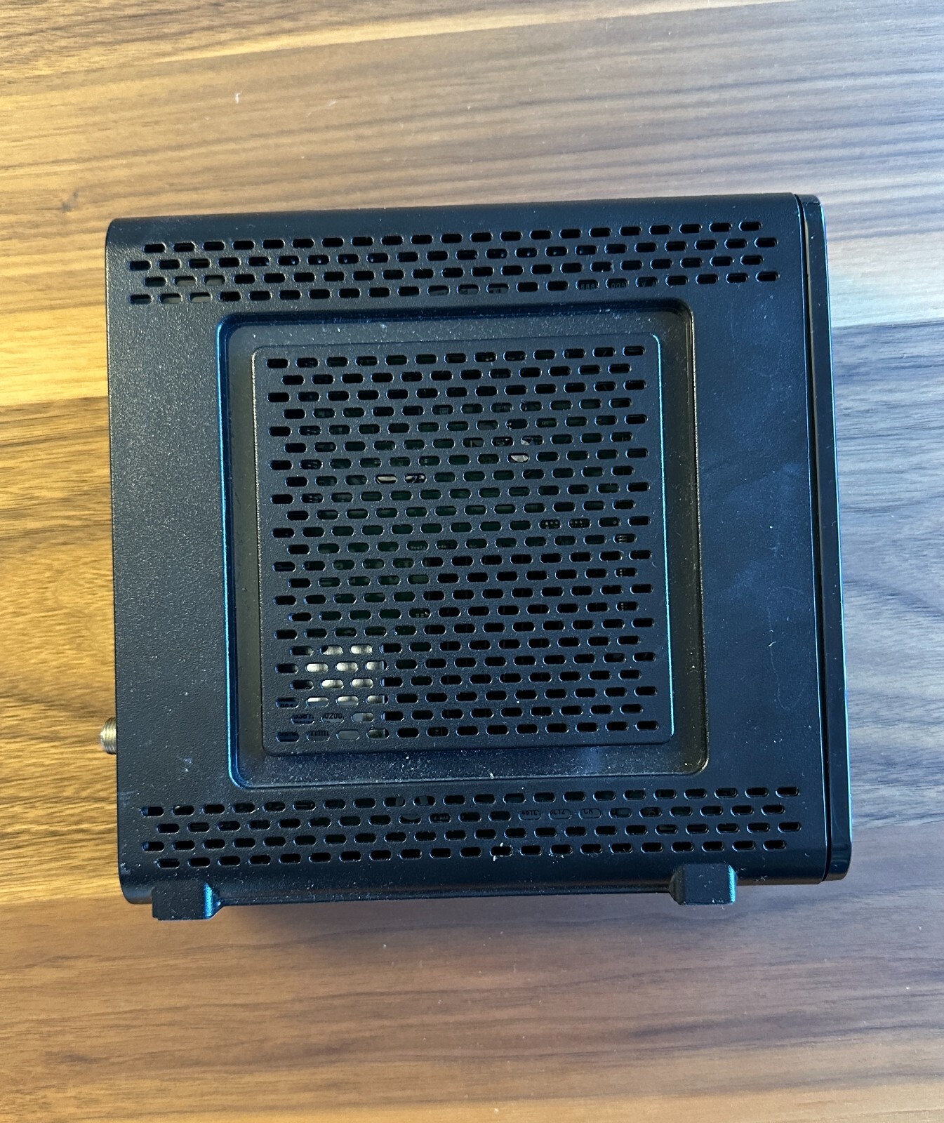 Motorola Surfboard Extreme Wireless Cable Modem Gigabit Router SBG6580