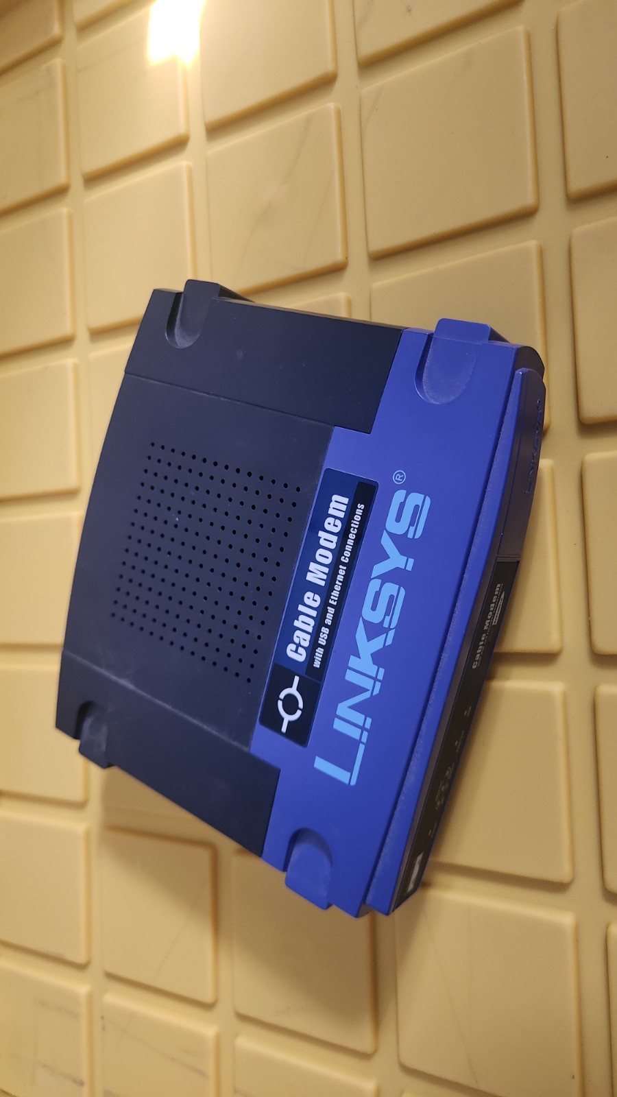 Linksys BEFCMU10 ver.4 Cable Modem Blue Black USB Ethernet Coaxial RJ-45