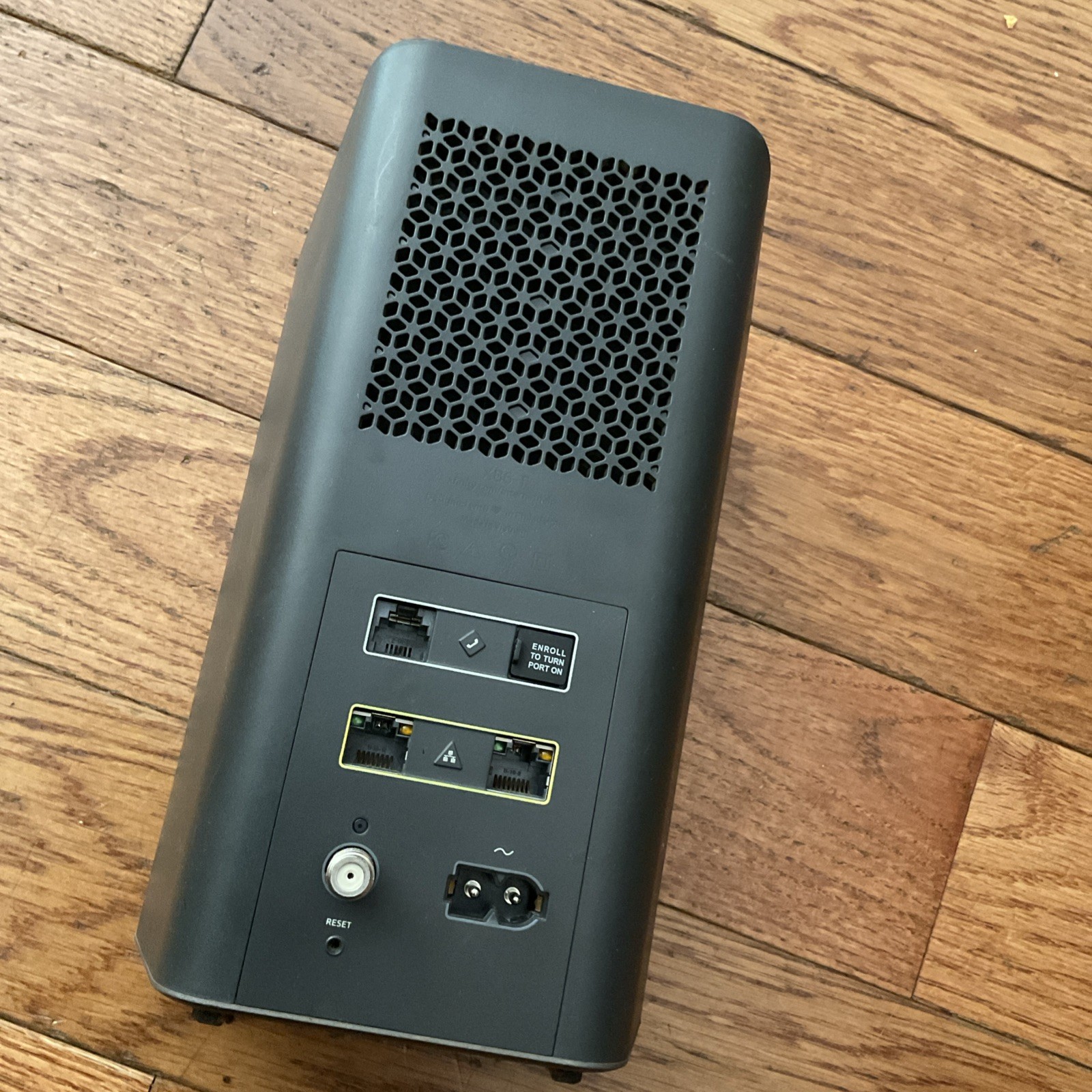 Xfinity XB6-A WIFI Router & Modem No Power Cord For Parts or Not Working