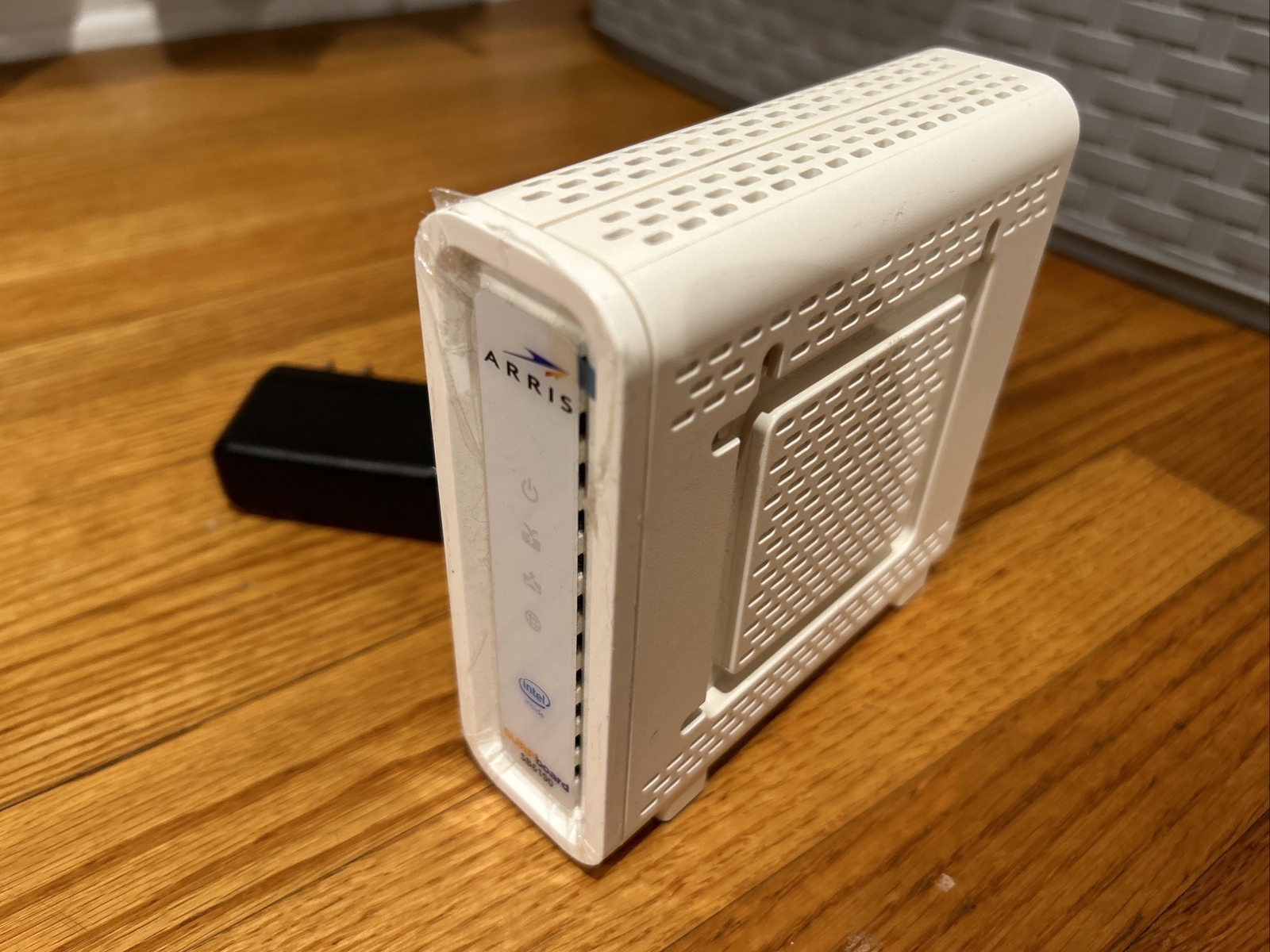 ARRIS Surfboard SB6190, 32×8 Docsis 3.0 Cable Modem SN:A9B3J533901714