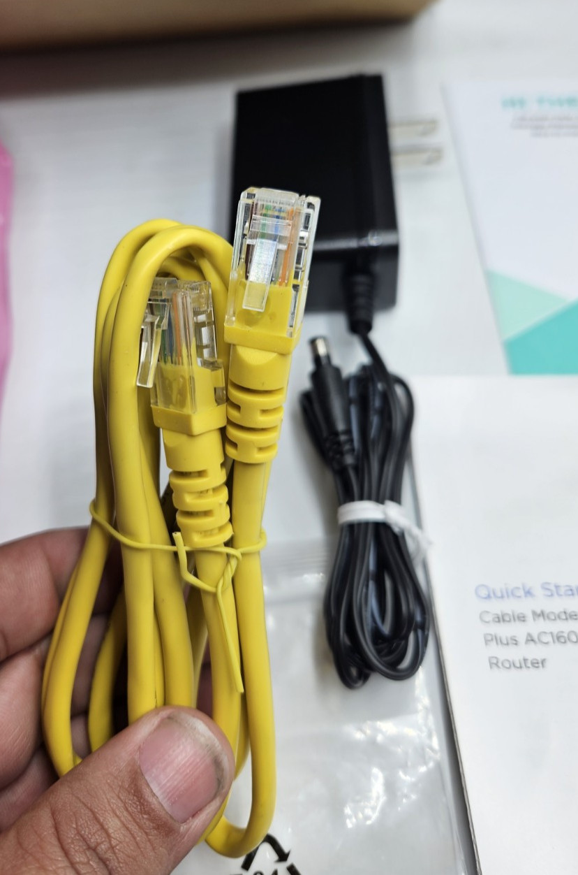 Motorola MG7540-10R (Refurbished) 16×4 686Mbps Cable Modem + AC1600 DOCSIS 3.0