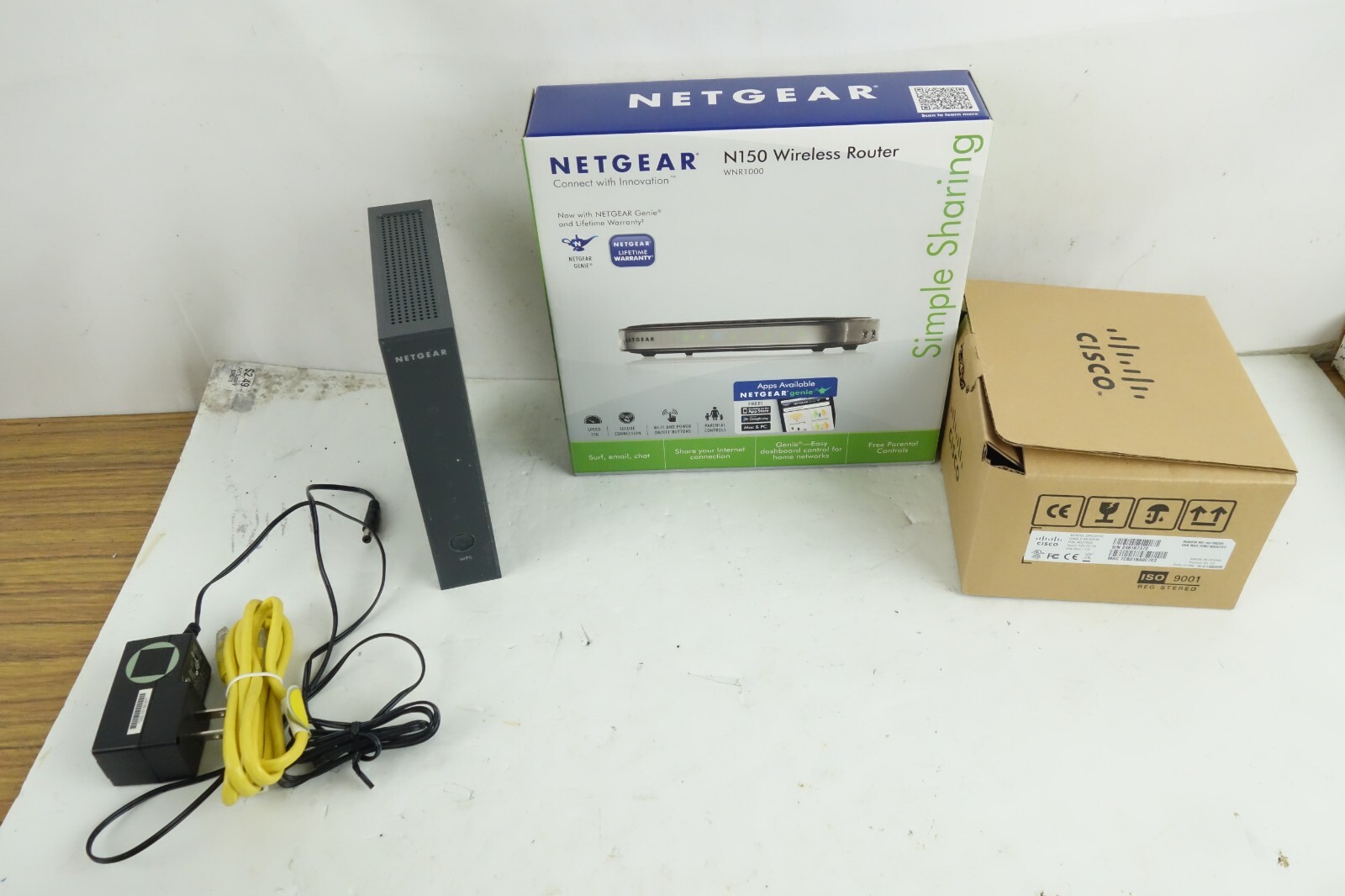 (2) NETGEAR WIRELESS ROUTERS +Cisco DPC3010 DOCSIS 3.0 Cable Modem
