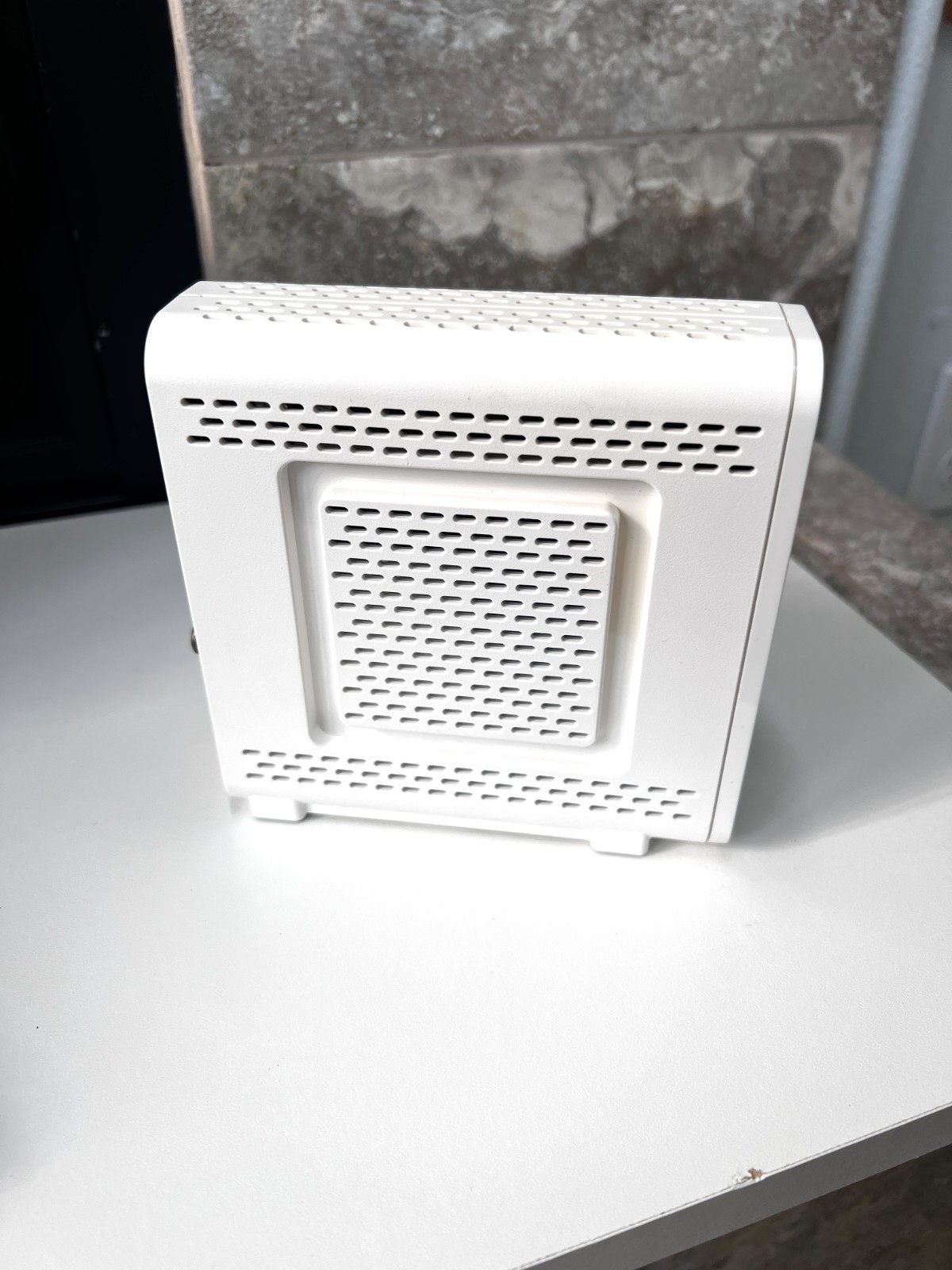 ARRIS SURFboard SB6190 DOCSIS 3.0 Cable Modem 32×8 1.4Gbps Gigabit
