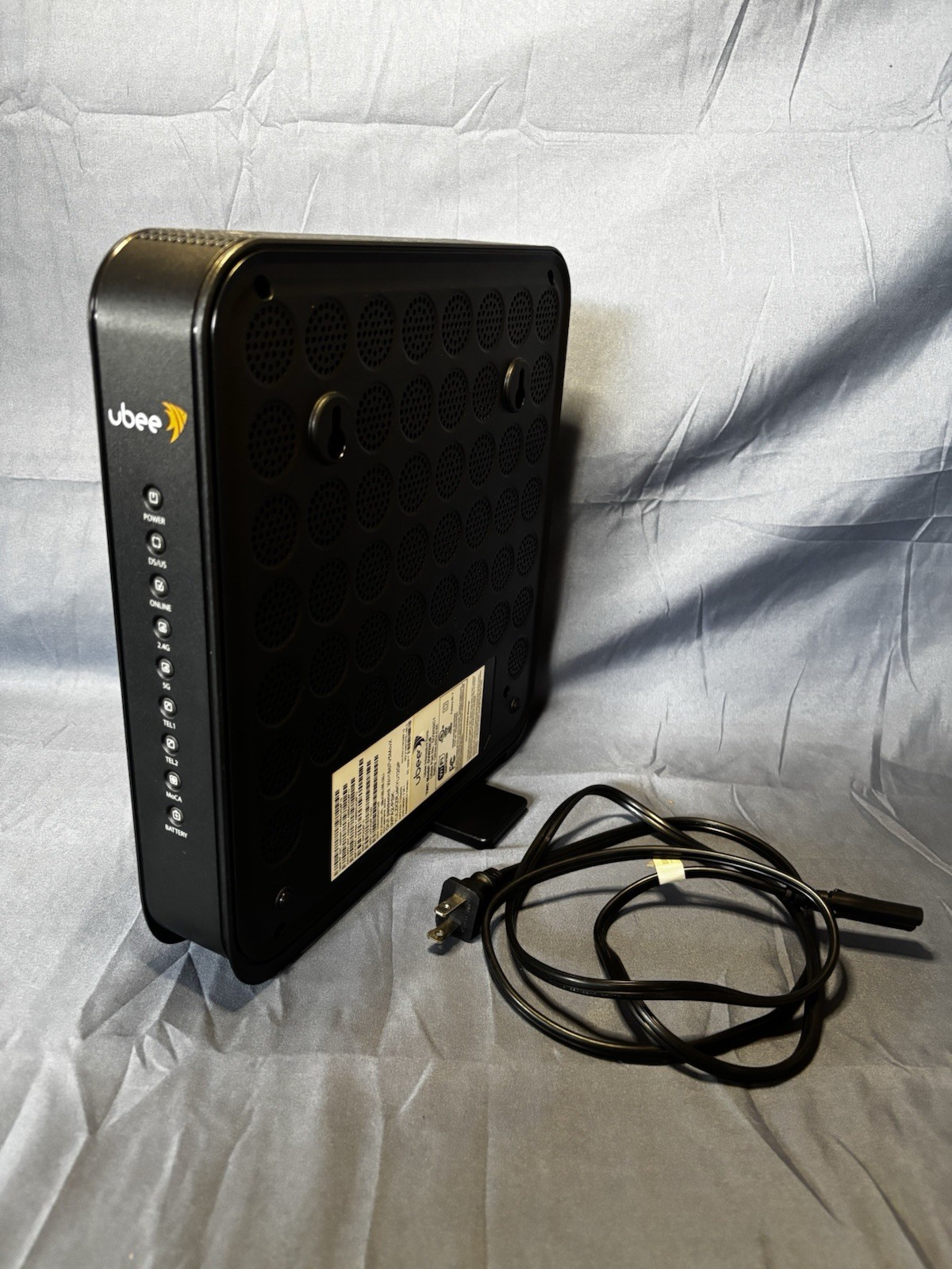 Ubee DVW32CB Telephone/WIFI Modem Advanced Wireless Voice Gateway W/ power cord