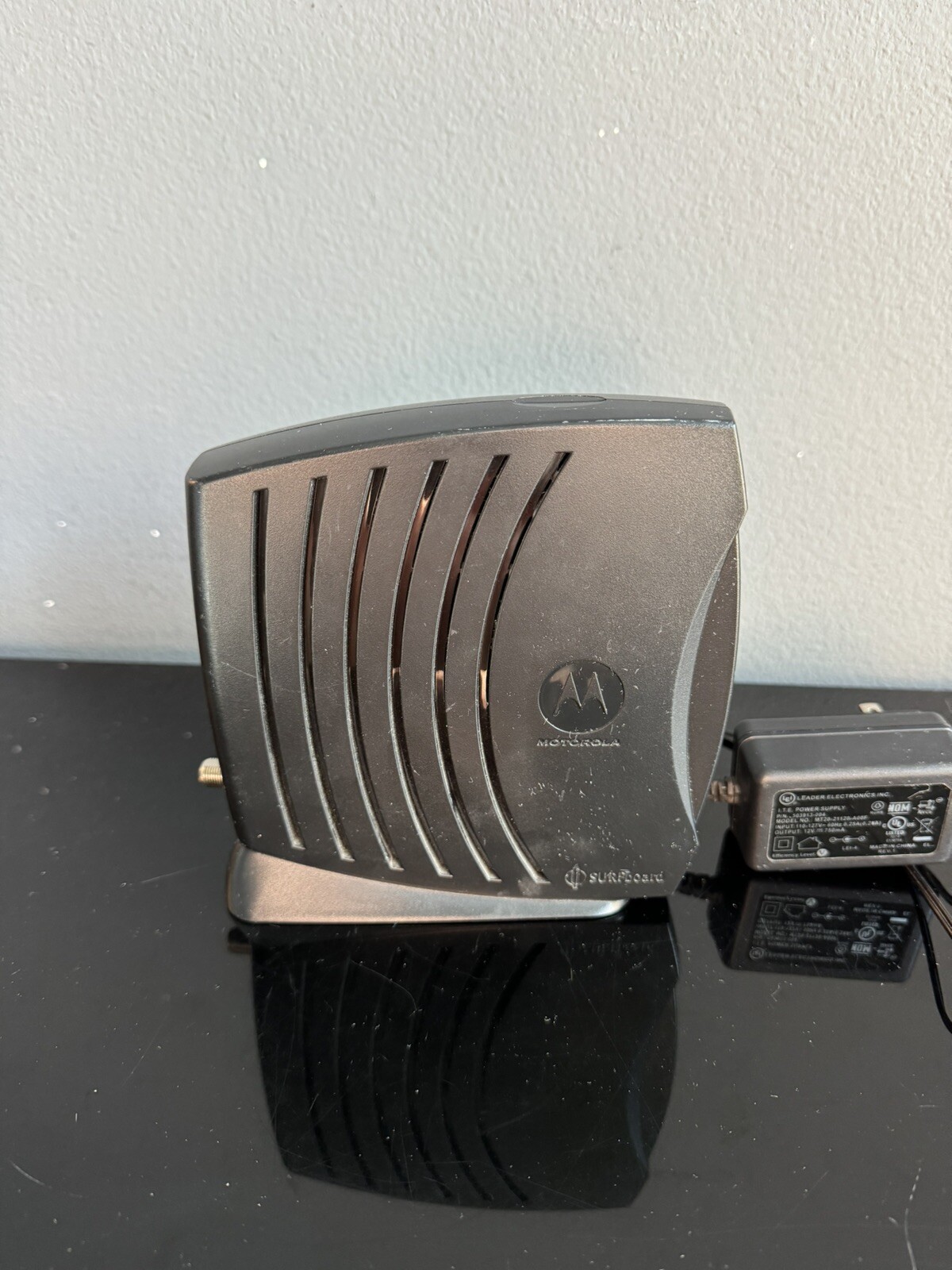 Motorola SURFboard Cable Modem & Power Supply SB5101U – 563452-001-00 – 38 Mbps