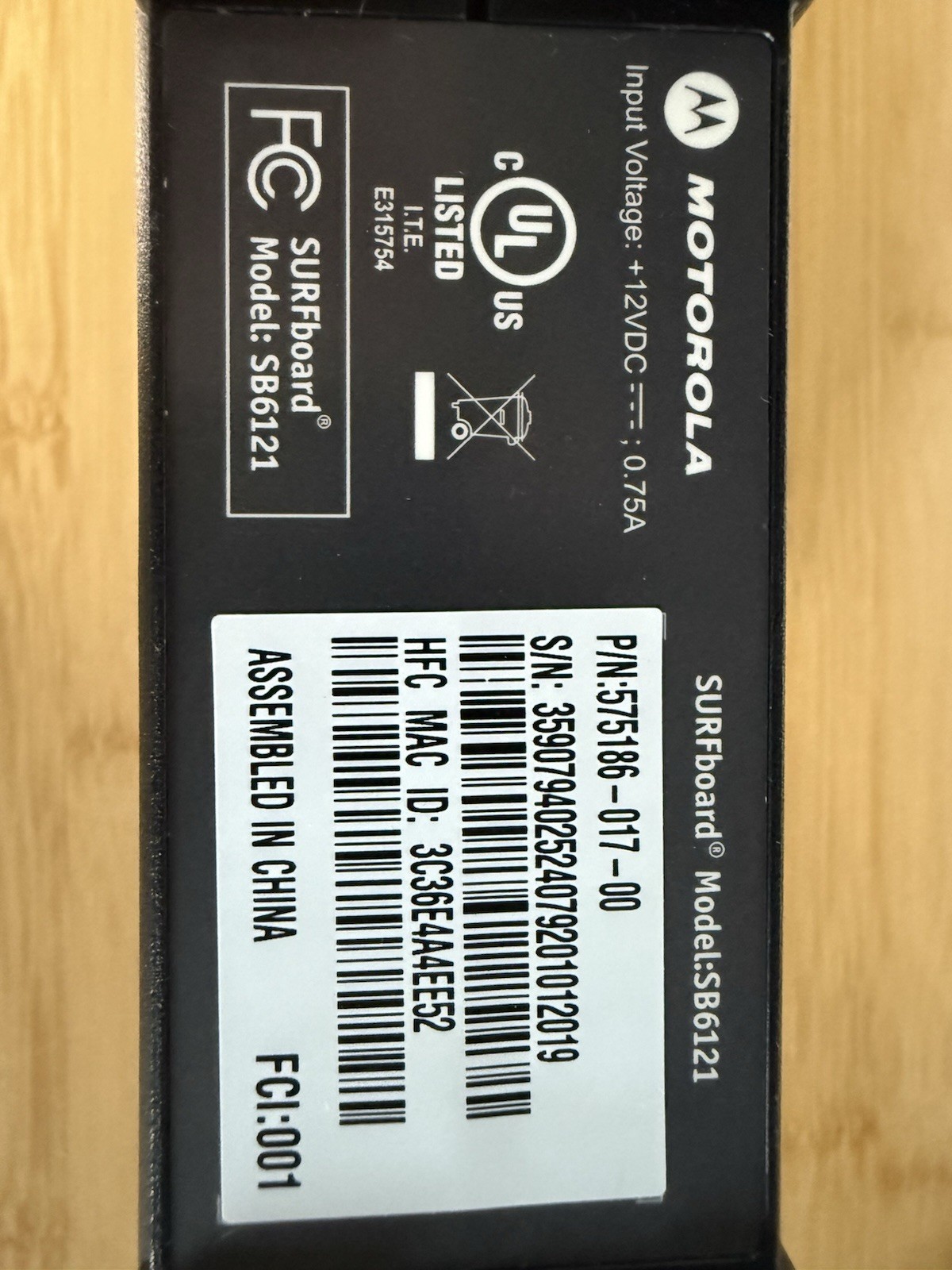 Arris Surfboard Model SB6121 Black Cable Modem with CAT5e and Coax cables etc