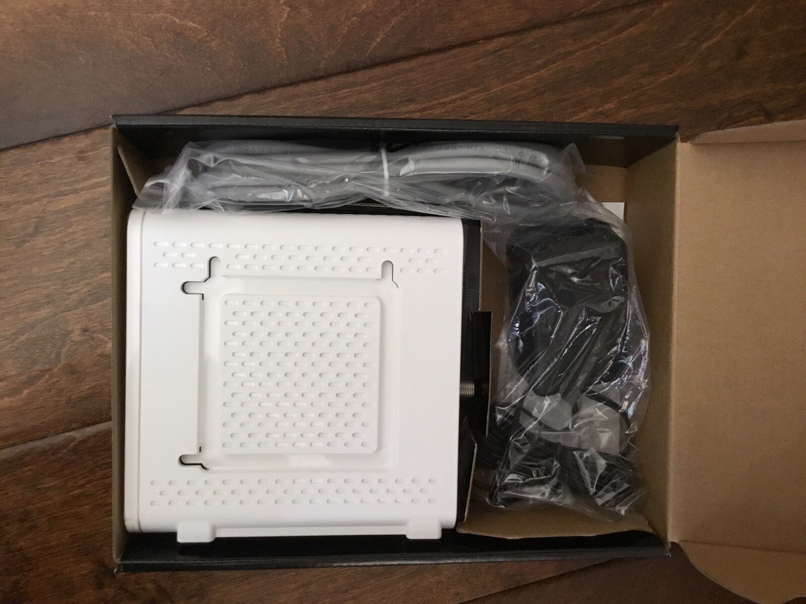 ARRIS SURFboard SB6141 Docsis 3.0 Cable Modem