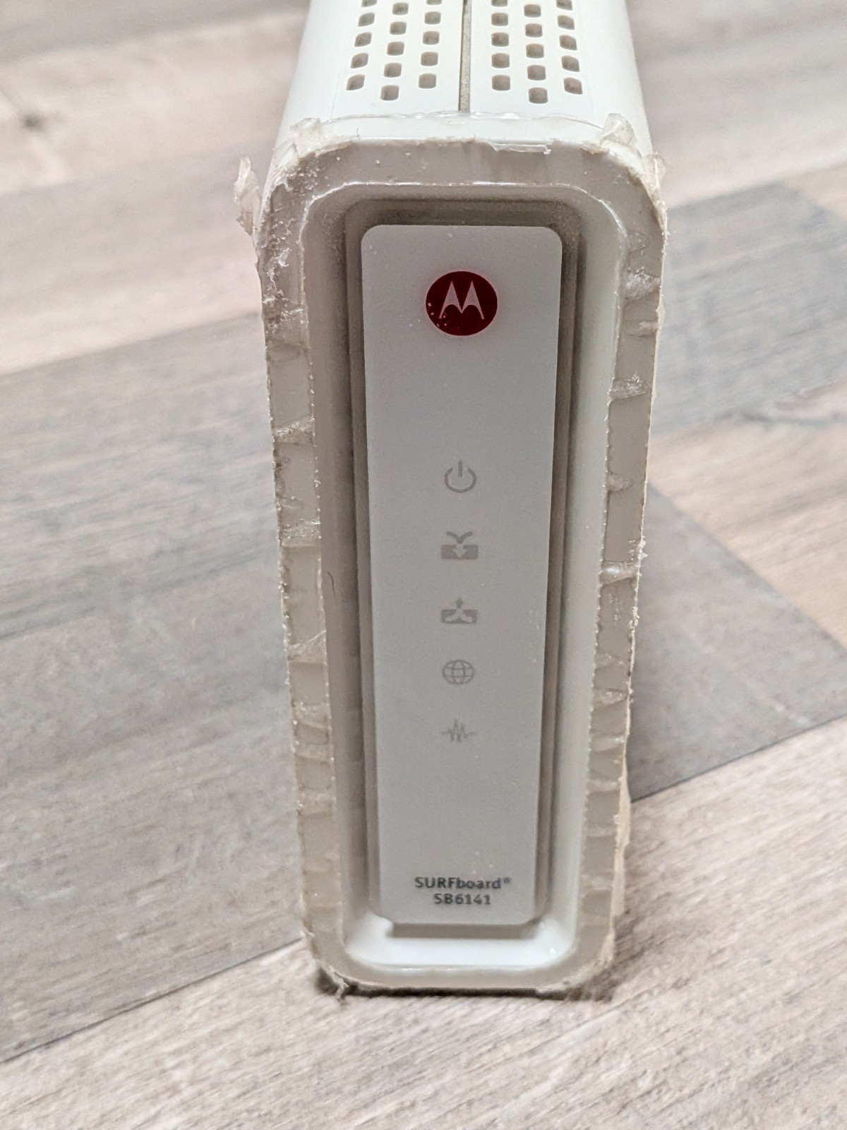 Motorola SURFboard SB6141 DOCSIS 3.0 Cable Modem 343 Mbps IPv6 White