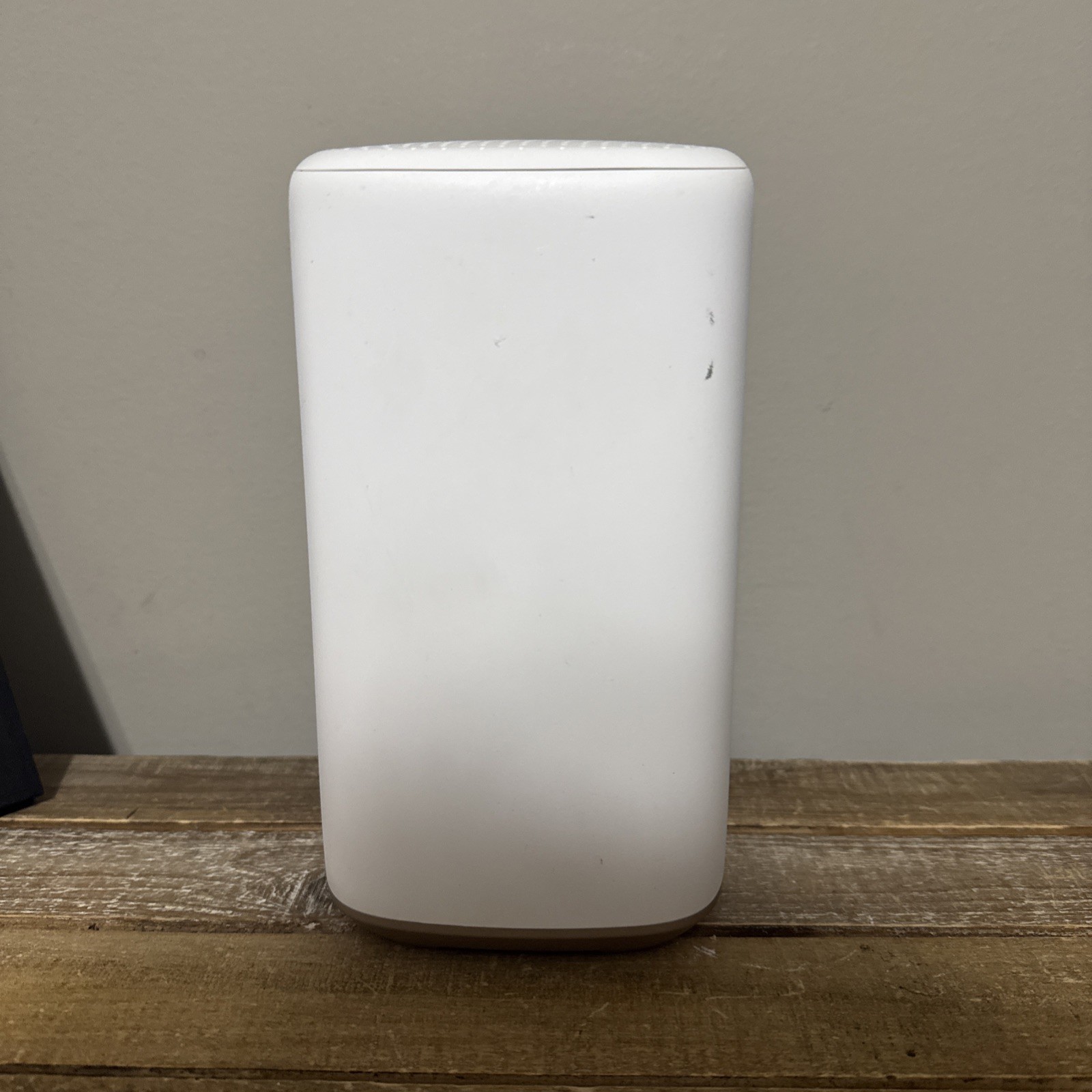 Xfinity XFi Gateway Router XB8-T Triband Wifi CGM4981COM – No Cords/Untested