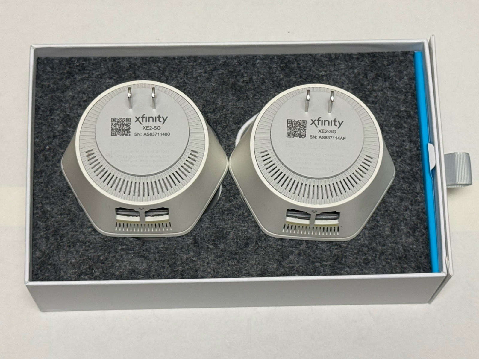 XFINITY XE2-SG 2nd Generation XFI Pod WiFi Extender Repeater Set of 2 In Box