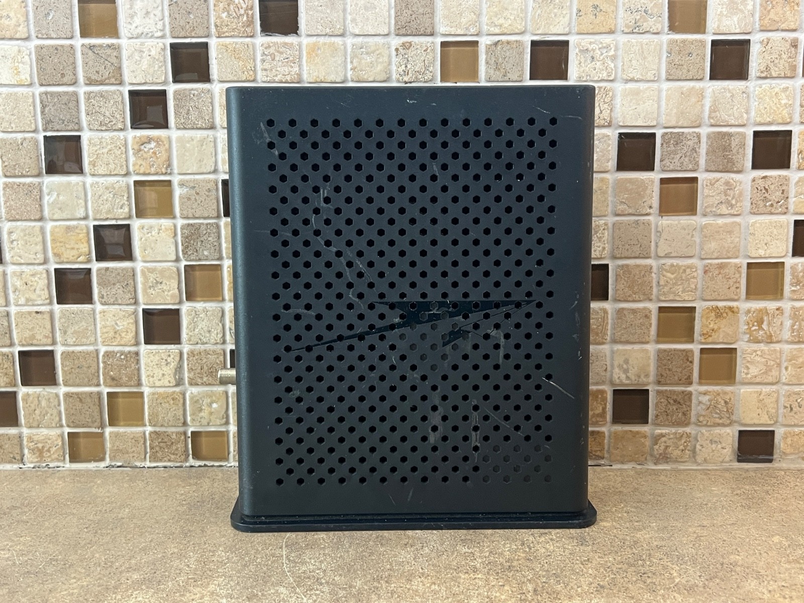ARRIS SBG8300 DOCSIS 3.1 Gigabit Cable Modem Wi-Fi Router