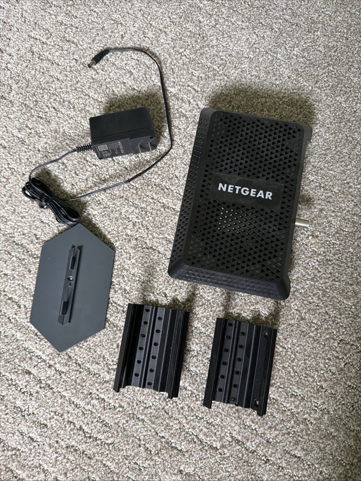 Netgear CM1000 With 3D Printed Wall Mount. Never Used.