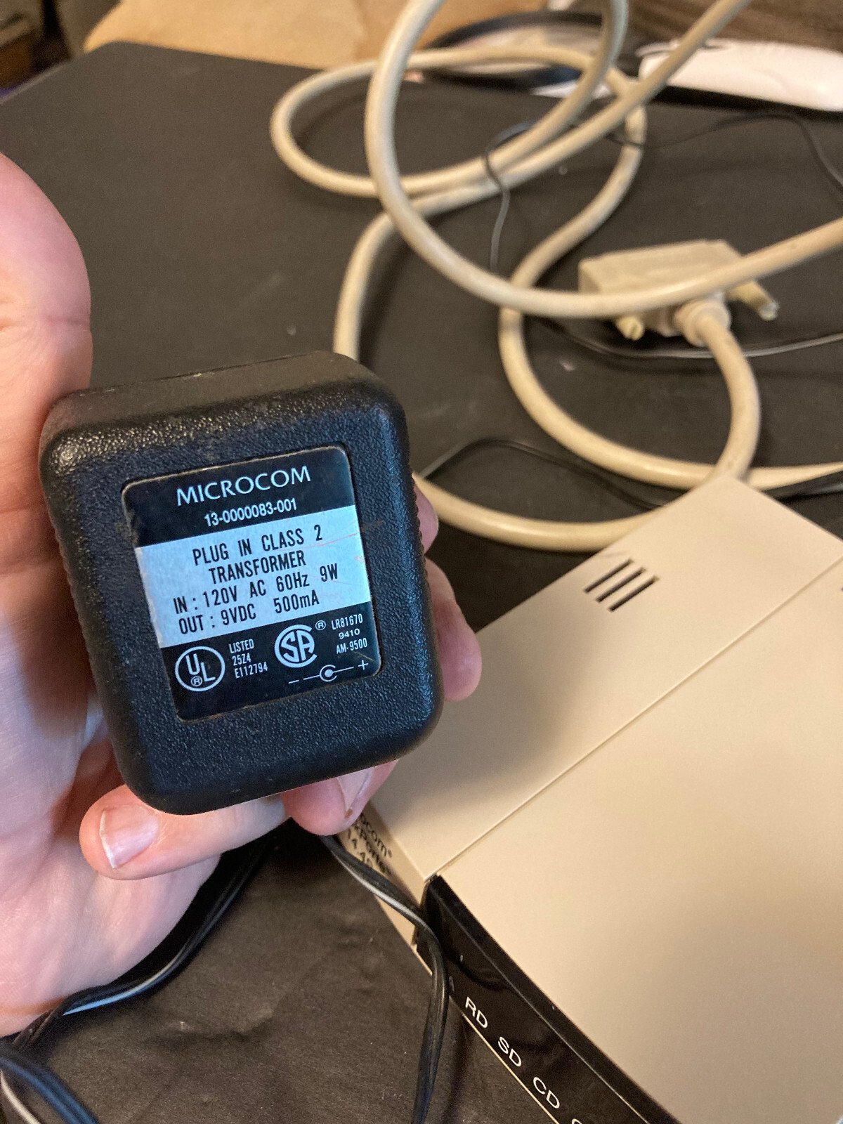 Microcom DeskPorte 14.4S 14,400 bps Data/Fax Modem Serial Printer port modem