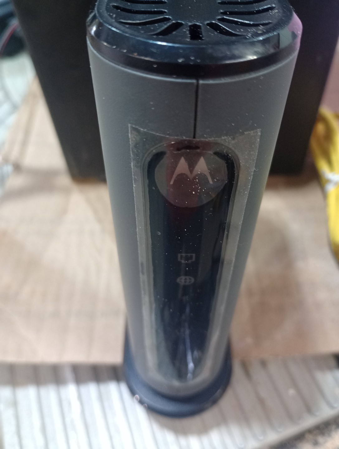 Amazon Renewal Motorola MB7420 686mbps DOCSIS 3.0 Cable Modem