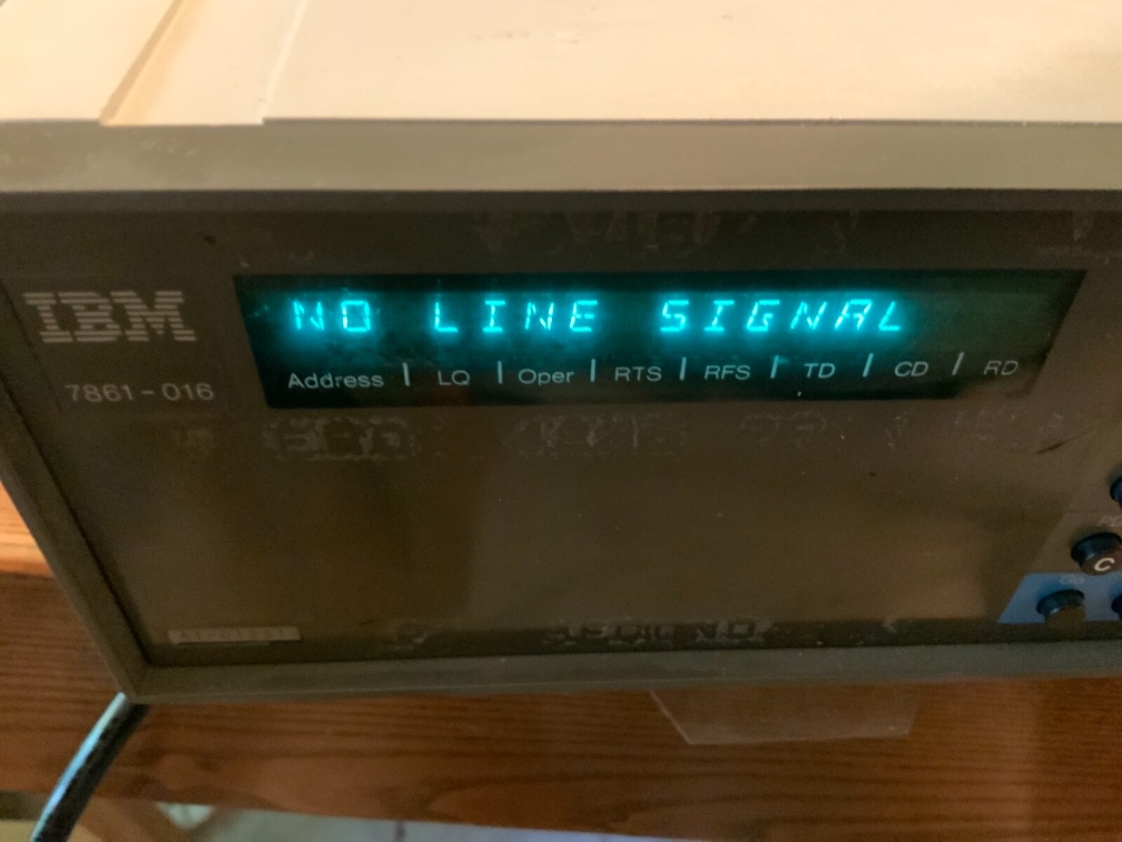 IBM 7861-0016 External Modem powers on