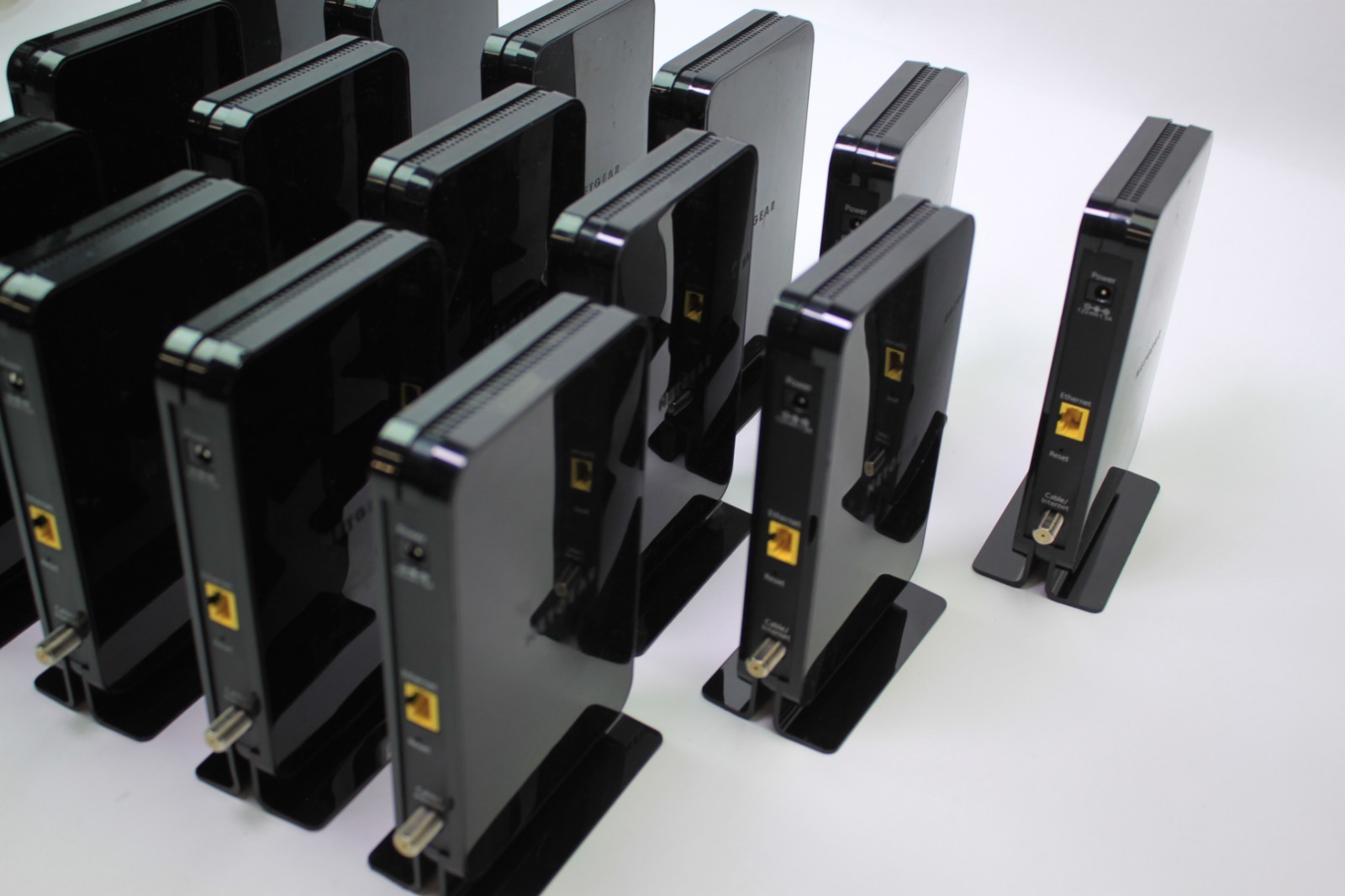 Lot of 15 Netgear High-Speed Cable Modem DOCSIS 3.0 680Mbps