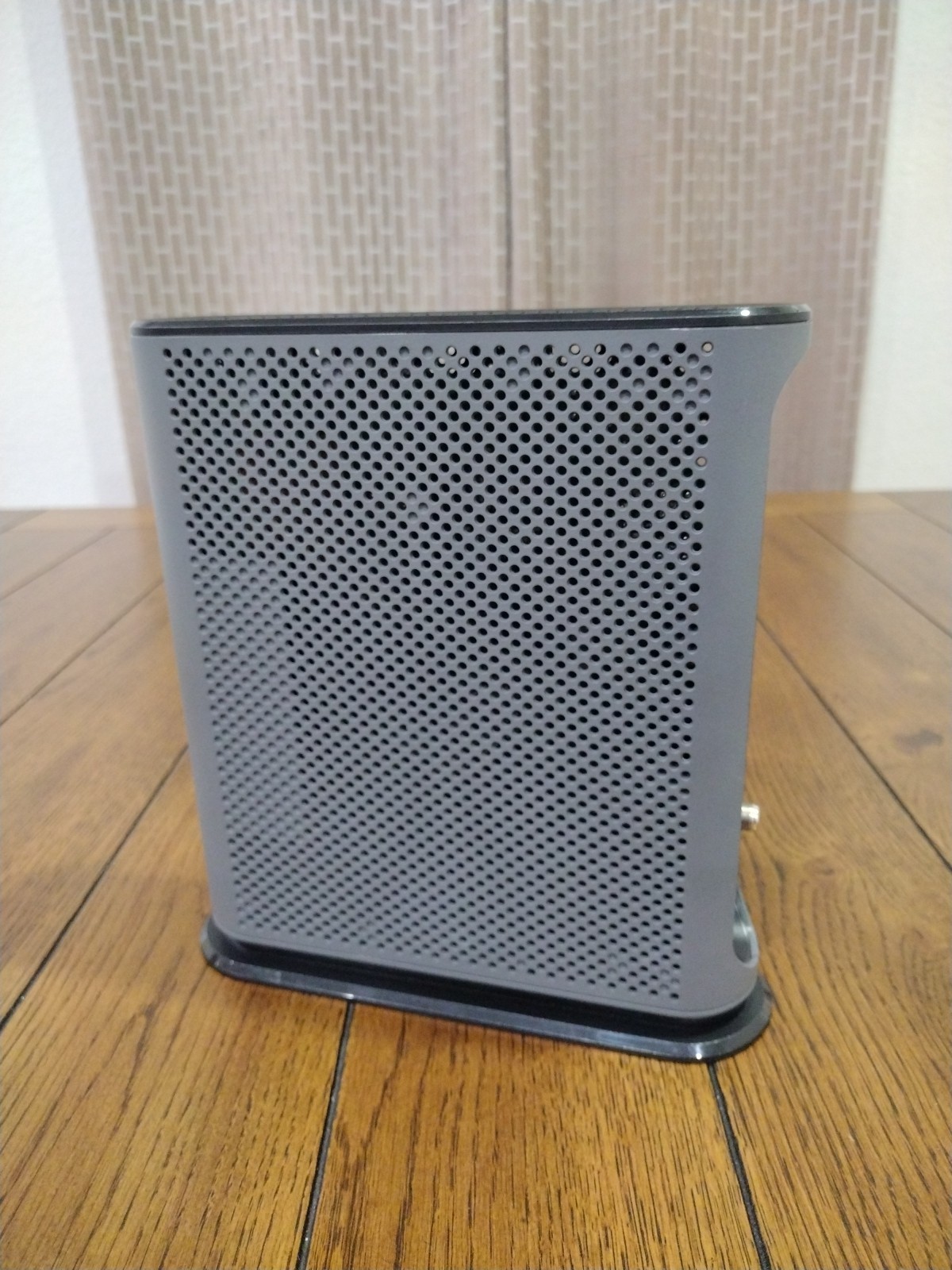 Motorola MG7540 16×4 DOCSIS 3.0 Cable Modem Plus AC1600 WiFi Router – Open Box