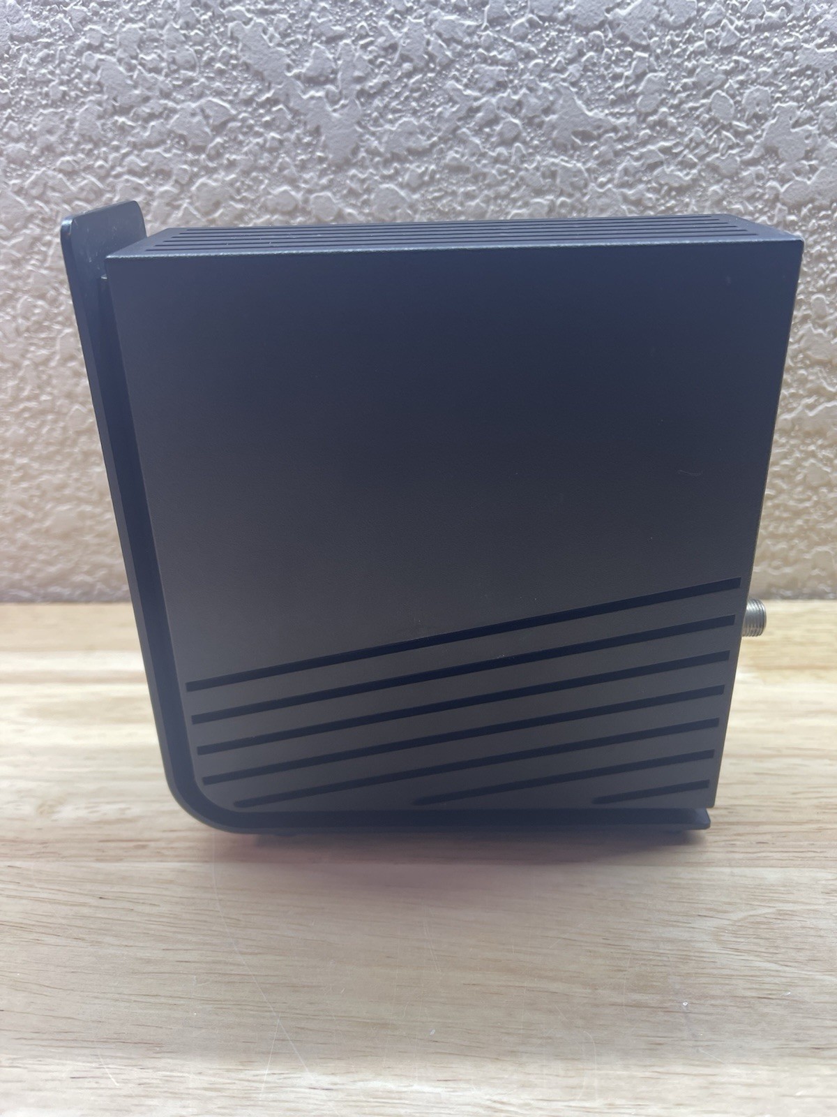 ARRIS CM3200A Gigabit Cable Modem DOCSIS 3.0 TC00DADCM32 w/ Adapter