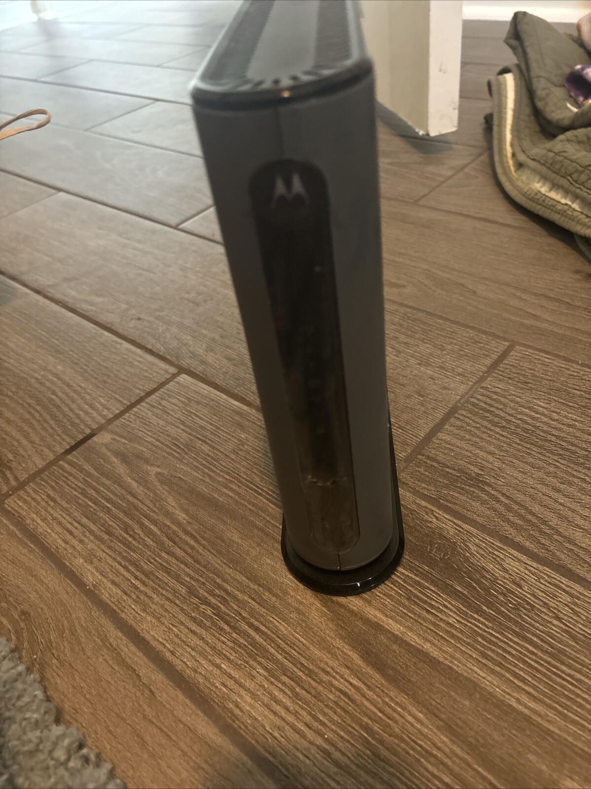 Motorola MG7700 AC1900 Dual-Band DOCSIS 3.0 Cable Modem Router