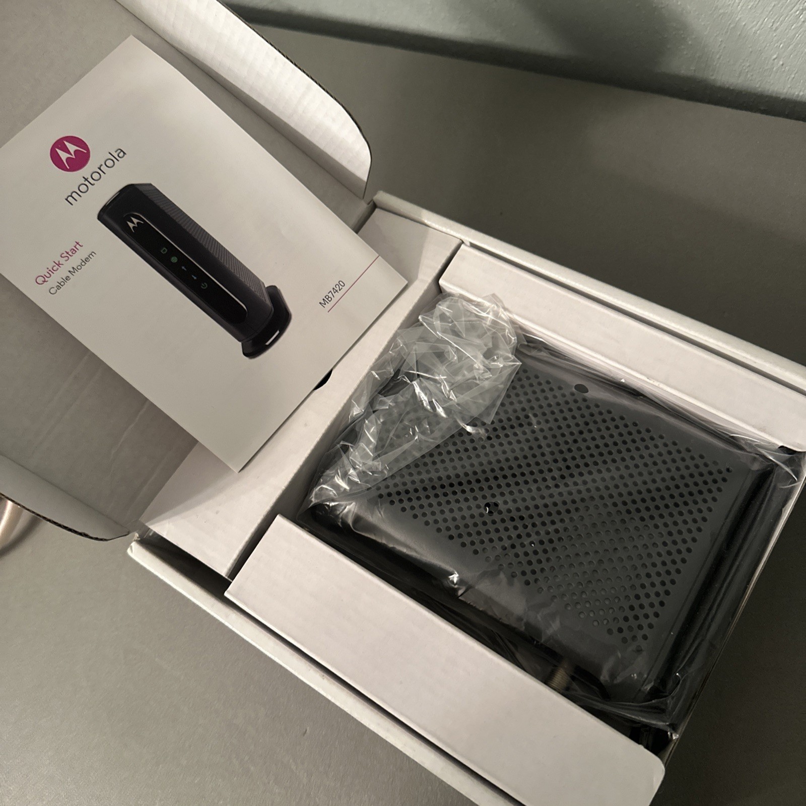Motorola MB7420 16×4 High Speed ​​Cable Modem 686 Mbps