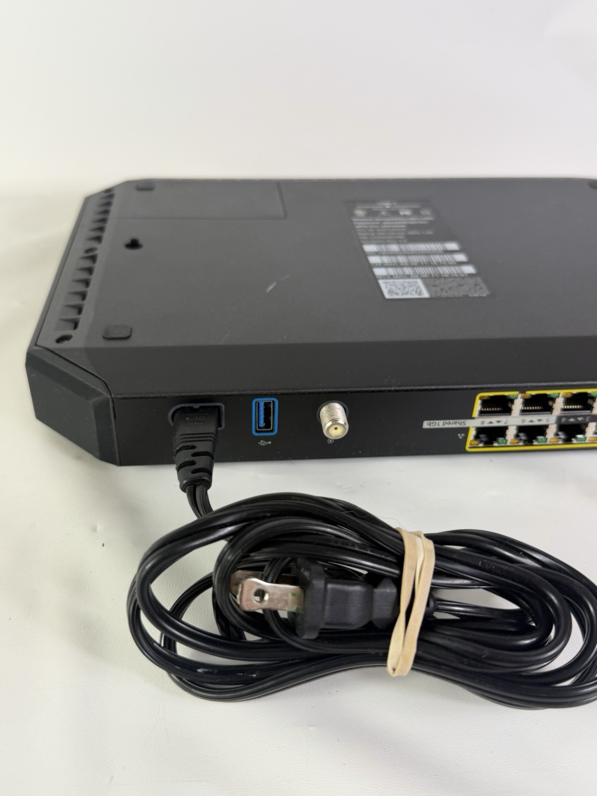 Comcast Business CBR-T CGA4131COM Modem/Wifi Router