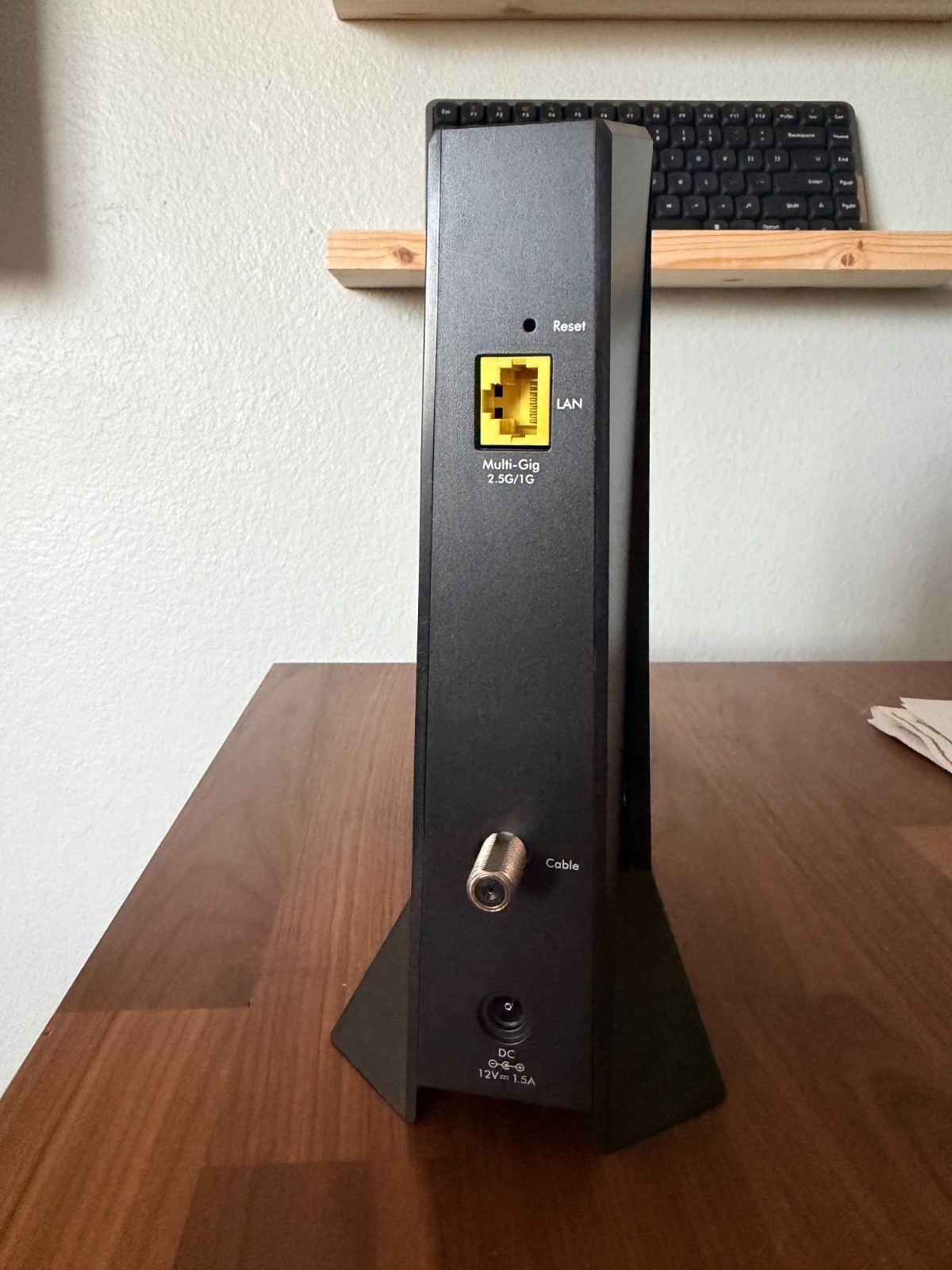 NETGEAR CM2000 Nighthawk DOCSIS 3.1 – 2.5 Gbps Internet Speed Cable Modem