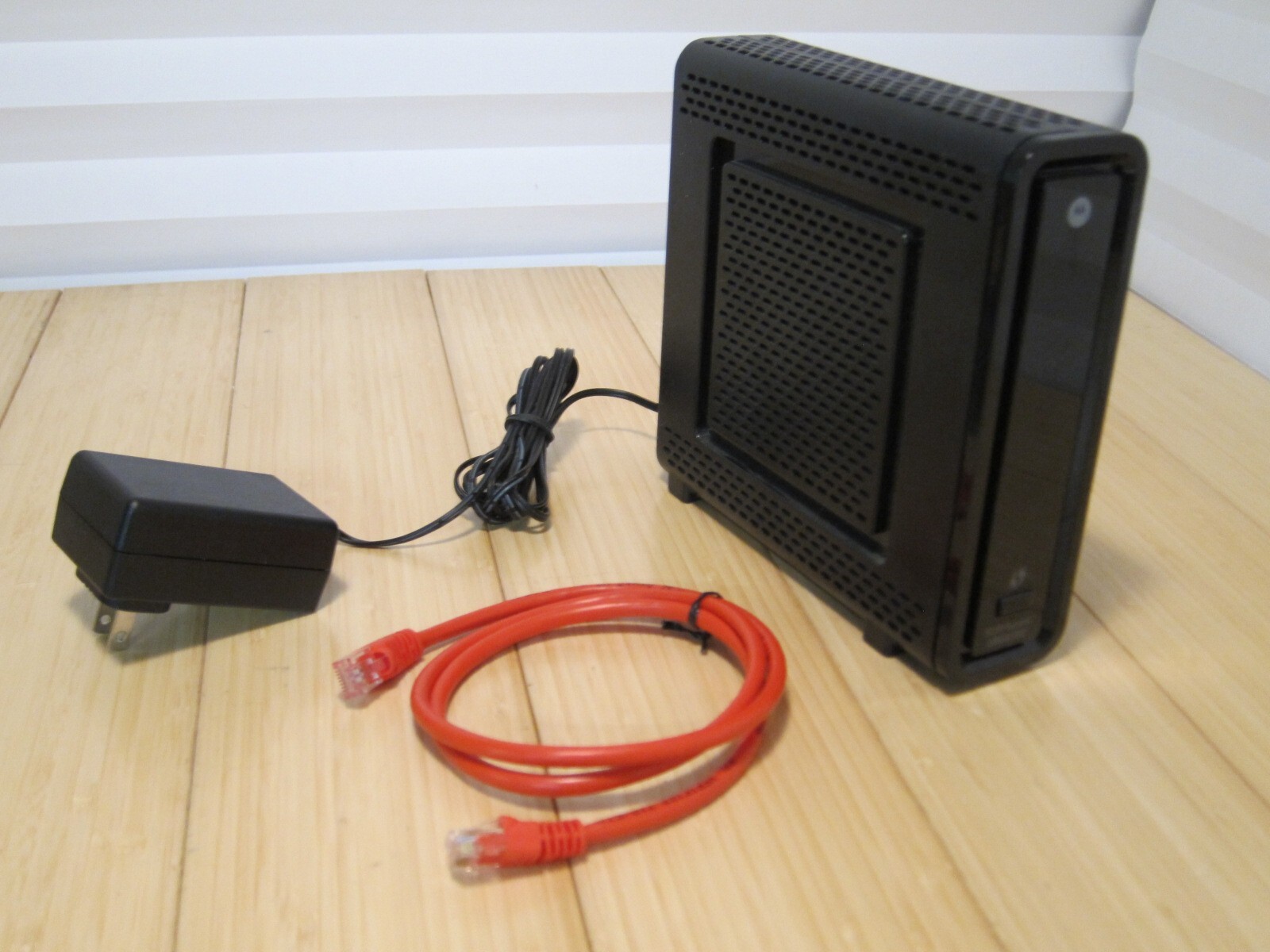 Motorola SBG6580 DOCSIS 3.0 Wireless Cable Modem Router Gateway Comcast Xfinity