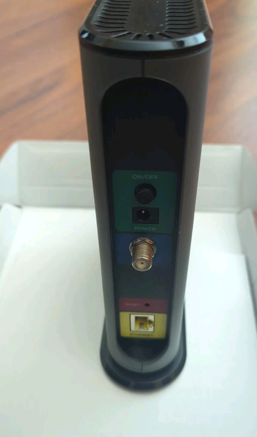 Motorola MB7621 DOCSIS 3.04×8 channel bonding Cable Modem (1000 Mbps)