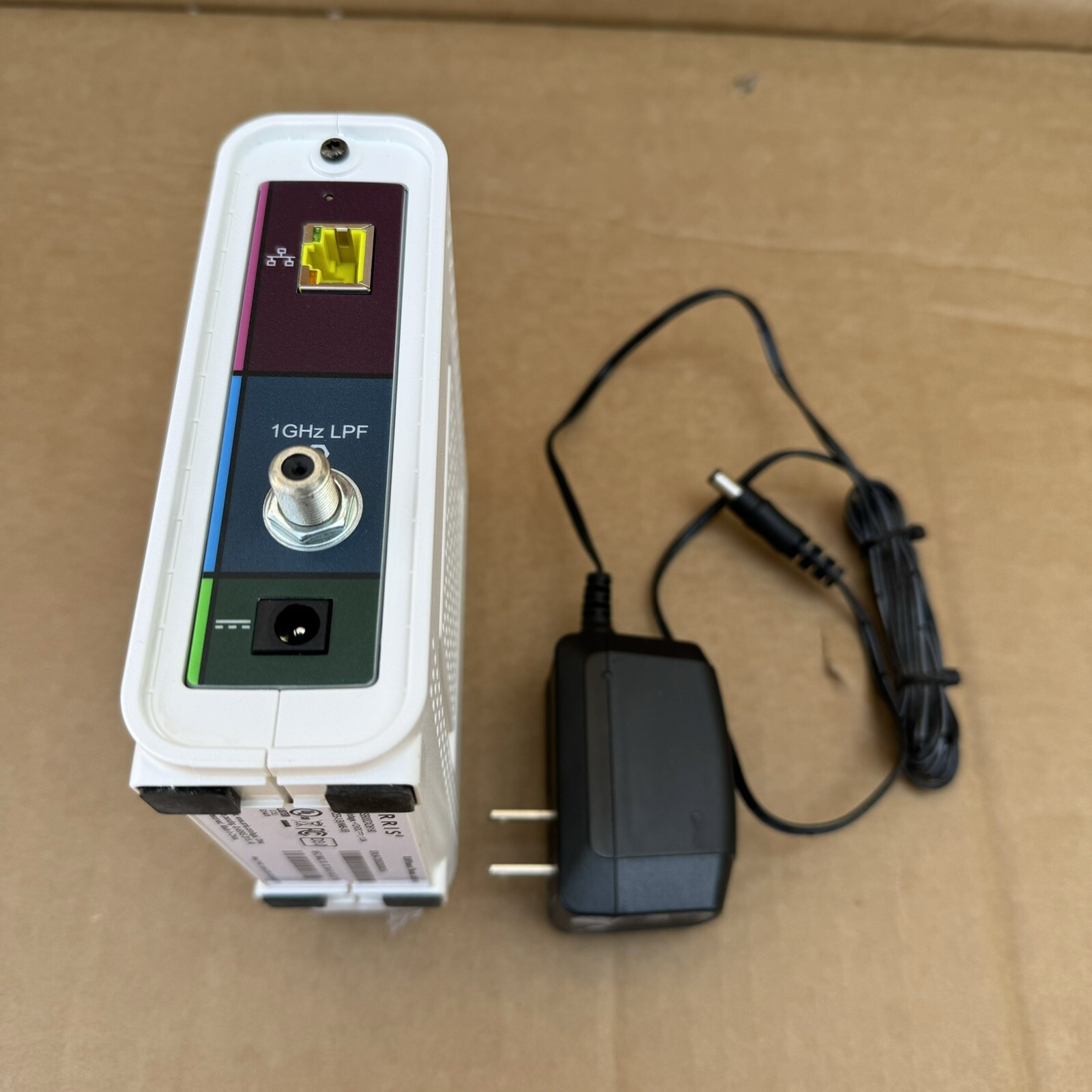Arris SB6190 SURFboard White 1Gbps Portable 12V Cable Wi-Fi Hotspot Modem