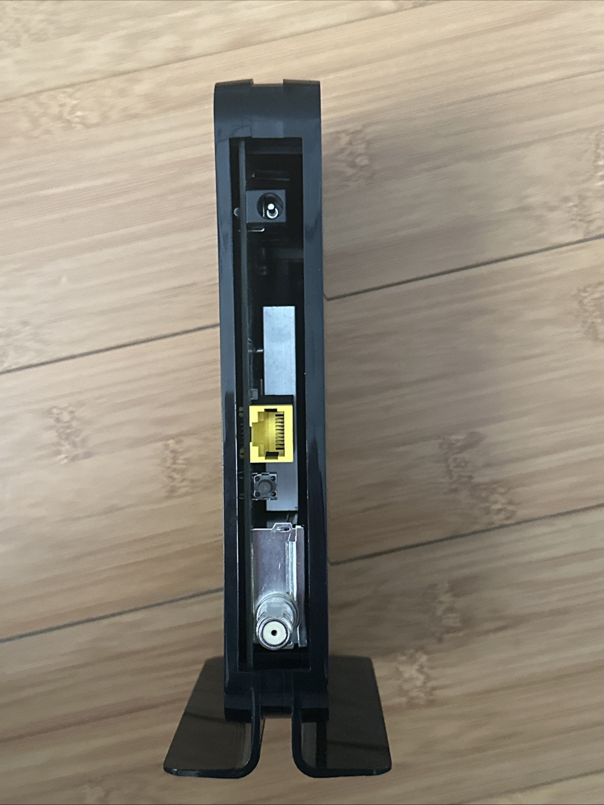 NETGEAR Cm500-1aznas 16×4 DOCSIS 3.0 Cable Modem Max Download Speeds of 686mbps