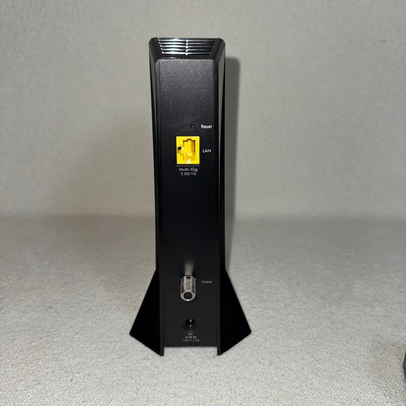 NETGEAR CM2000 Nighthawk DOCSIS 3.1 – 2.5 Gbps Internet Speed Cable Modem
