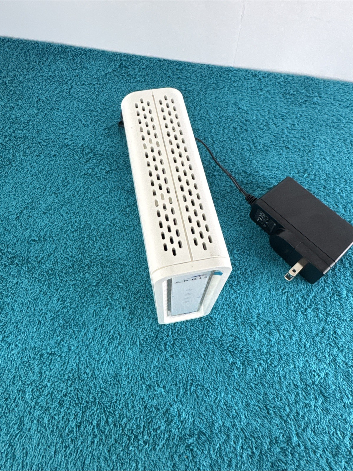 ARRIS SURFboard SB6190 DOCSIS 3.0 Cable Modem Intel Inside White – Ships Free