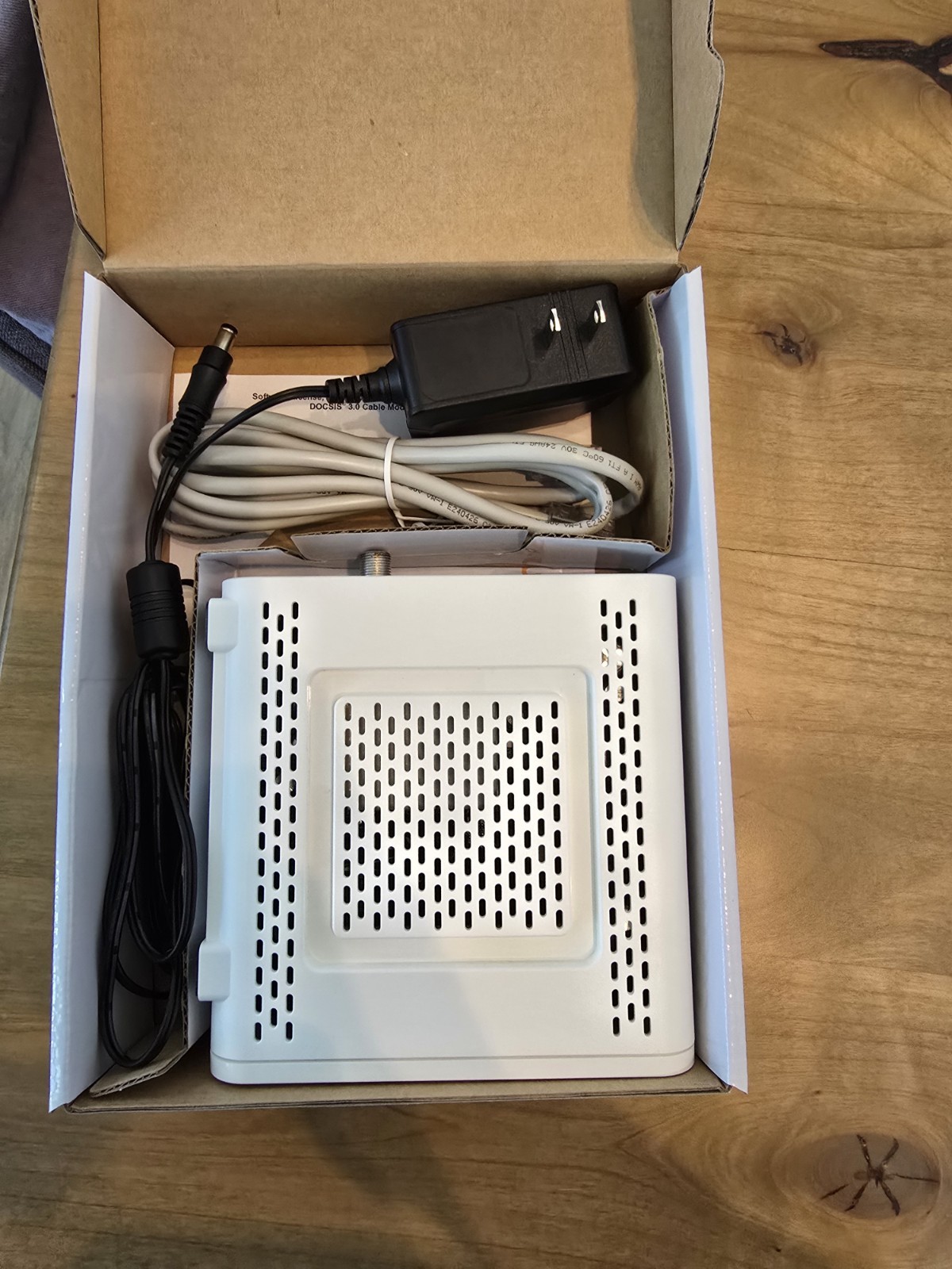 ARRIS Surfboard SB6190-RB DOCSIS 3.0 Cable Modem, White Open Box, Functional
