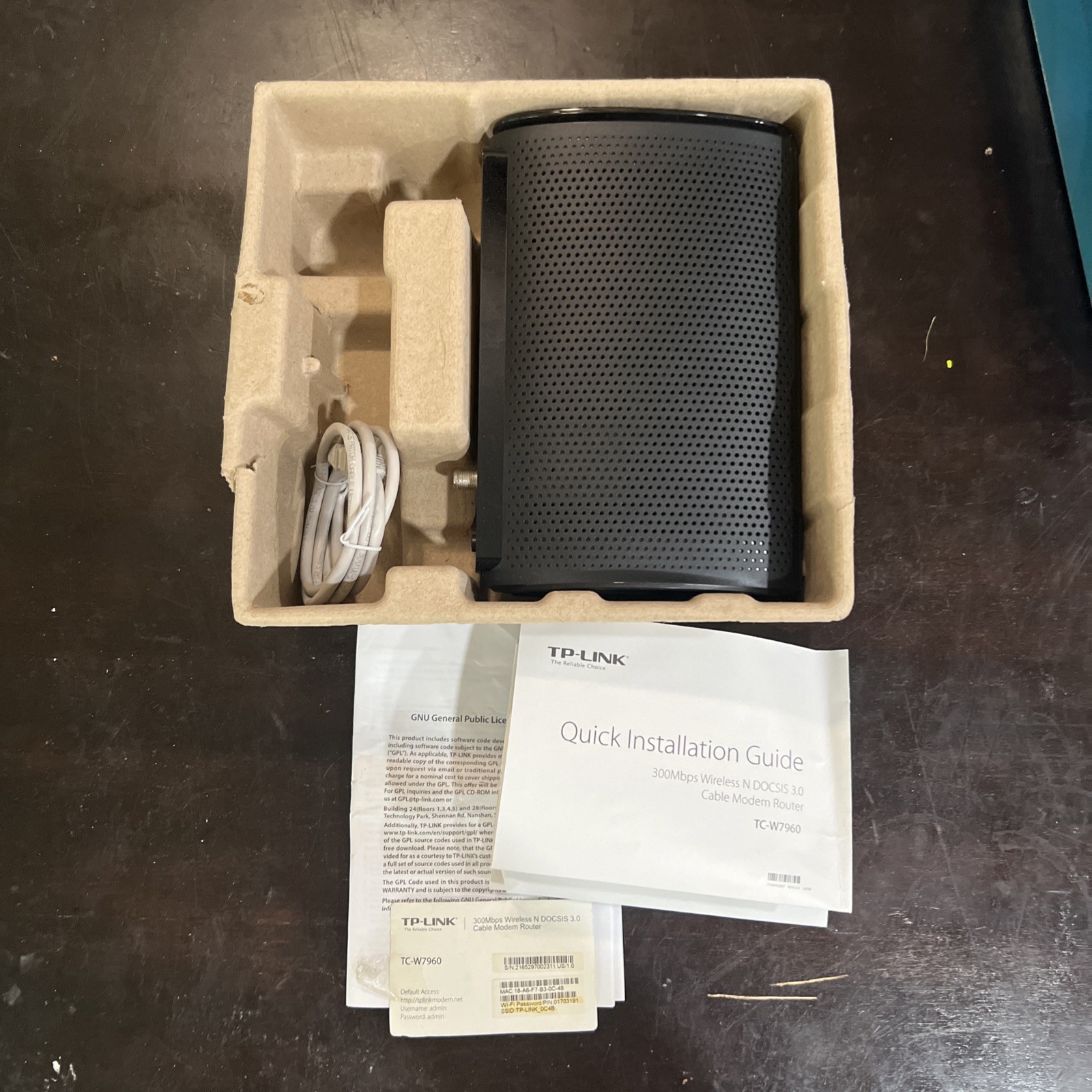TP-Link TC-W7960 DOCSIS 3.0 Cable Modem Wireless N Router 300Mbps Xfinity w/Accs
