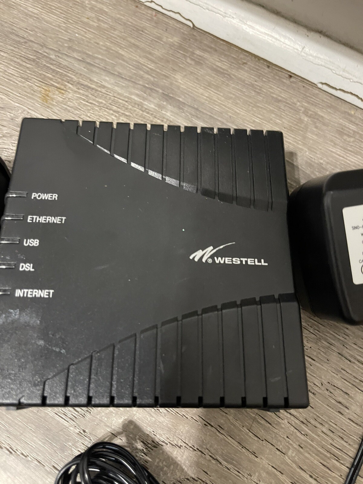 WESTELL 6100 MODEL E90-610030-06 DSL ROUTER W/ADAPTER FREE S/H 1 power supply