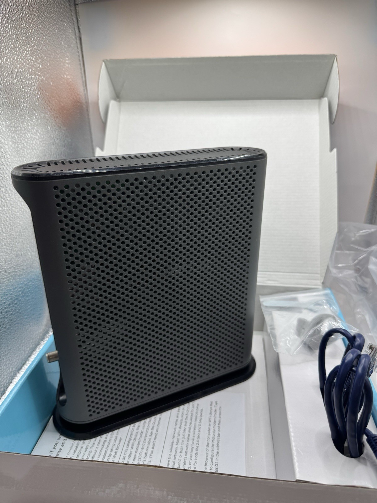 Motorola MG7550 16×4 Cable Modem Plus AC1900 WiFi Router Never Used