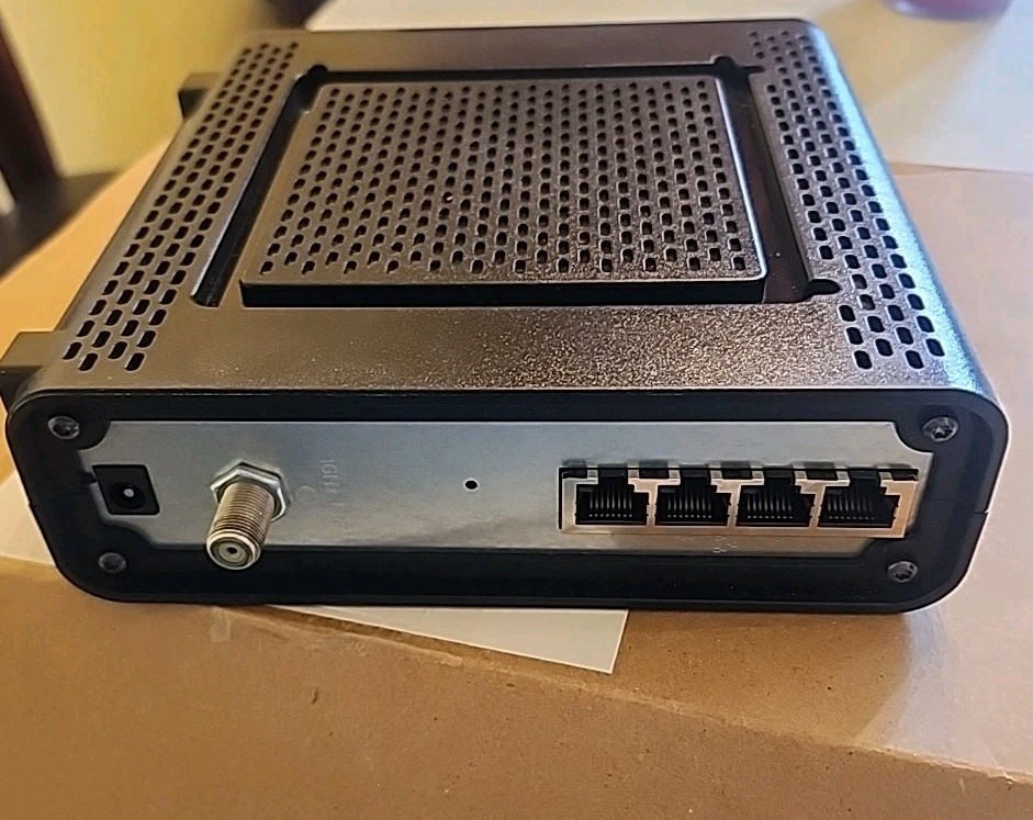 ARRIS SURFboard SBG6580 DOCSIS 3.0 Cable Modem/ Wi-Fi N300 2.4Ghz + N300 5GHz W2