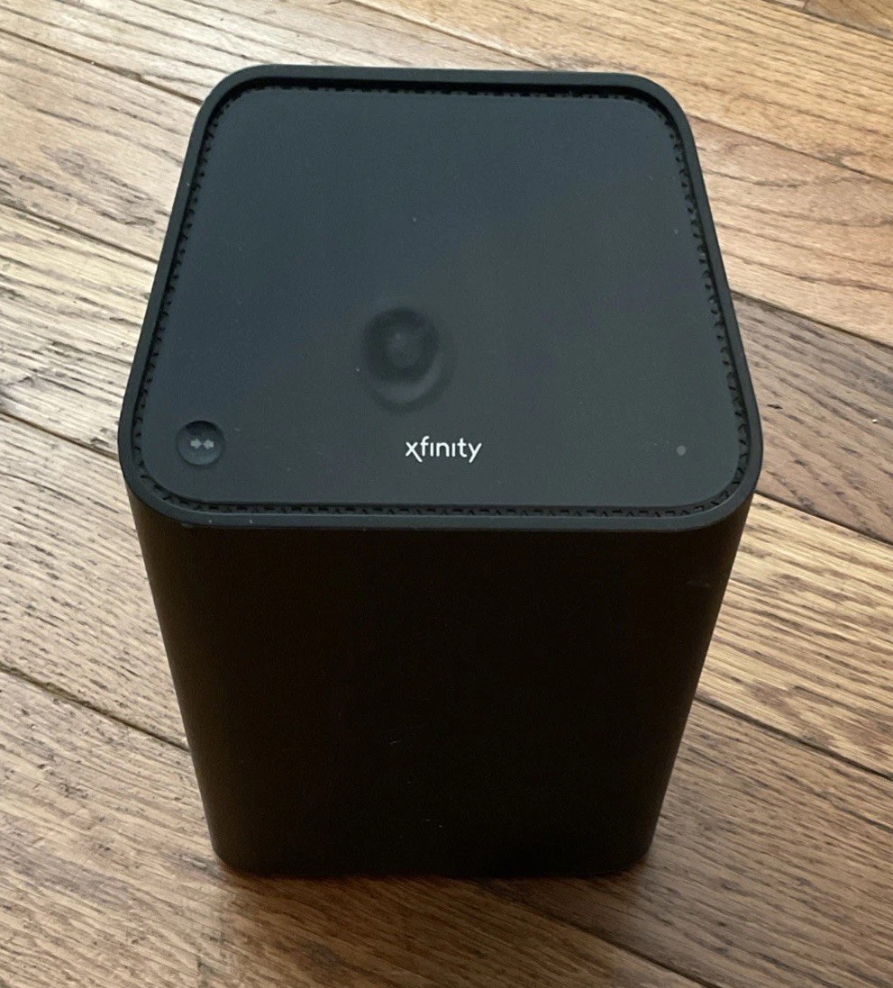 Xfinity XB6-A WIFI Router & Modem No Power Cord For Parts or Not Working