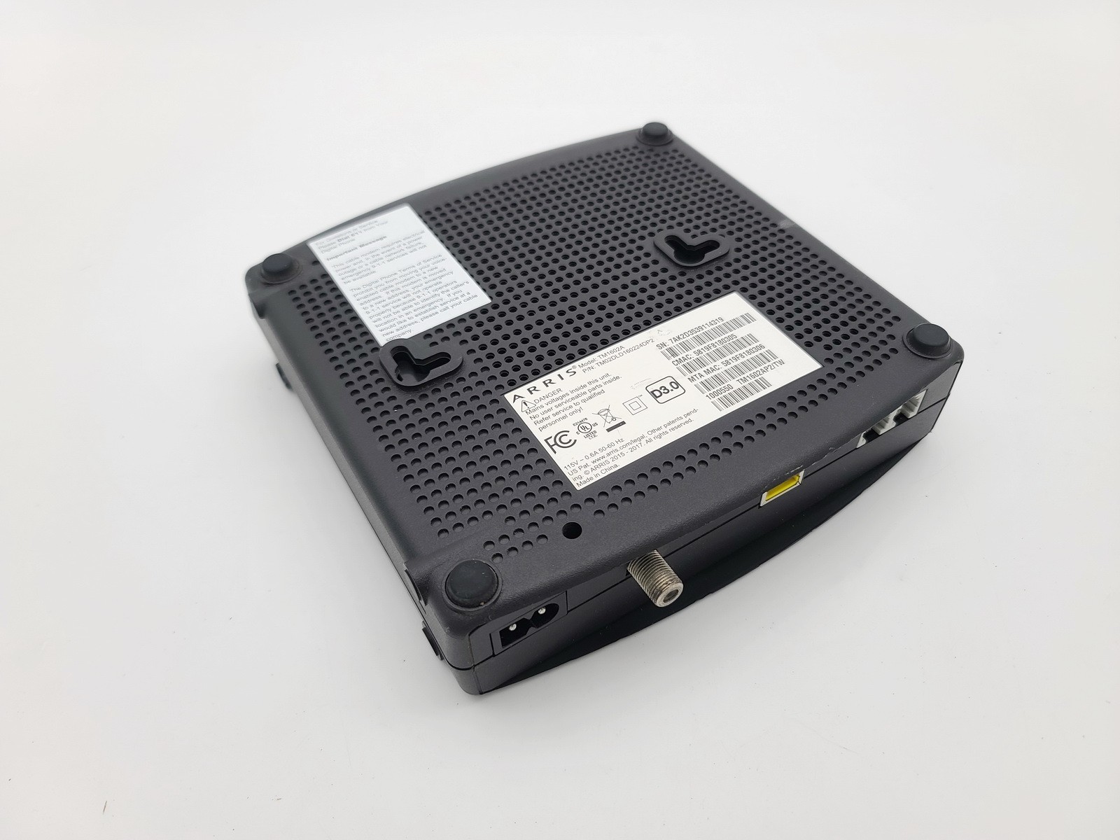 ARRIS TM1602A SURFBOARD DOCSIS 3.0 CABLE MODEM 16X4 TELEPHONY GATEWAY W ADAPTER